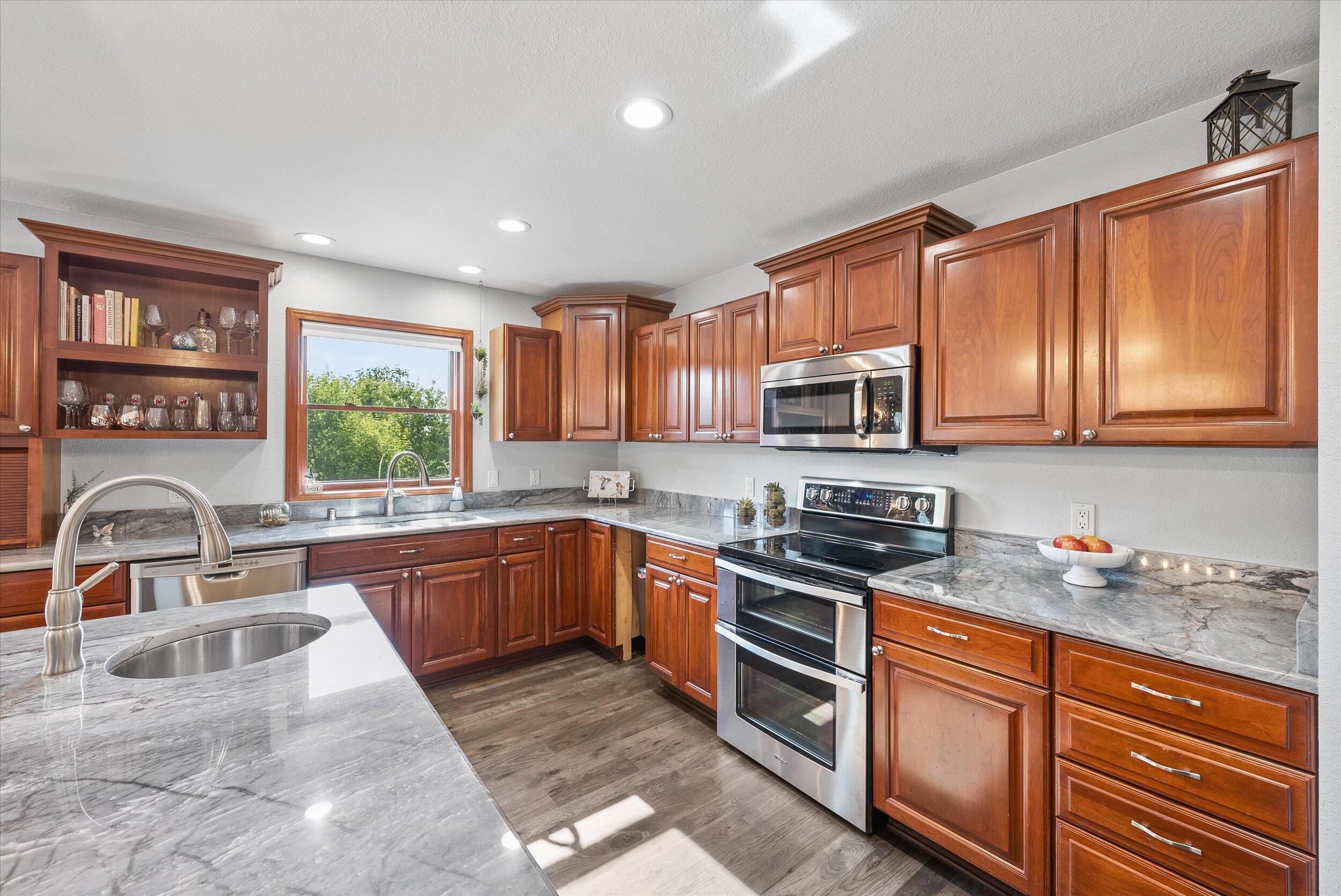 Wisconsin Lake Home for sale (MLS#: 1925018) at N5027  Sinissippi Point Rd, in Hubbard, Wisconsin. (8 of 76)