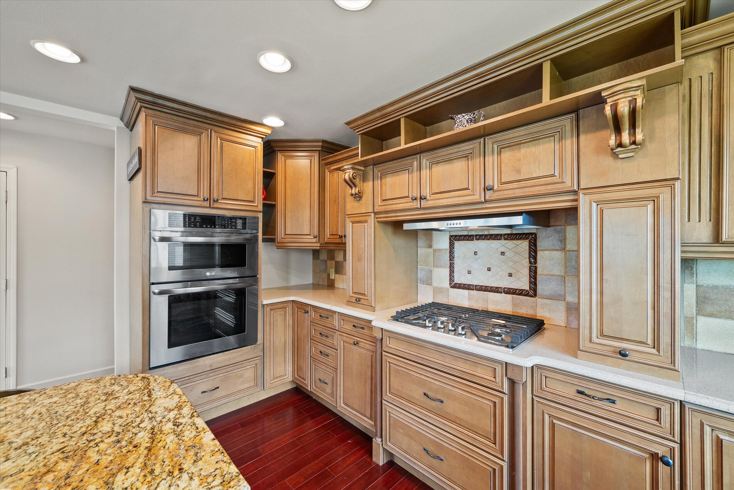 Wisconsin Lake Home for sale (MLS#: 1925300) at 105 E Lake Ln, in Richfield, Wisconsin. (16 of 54)