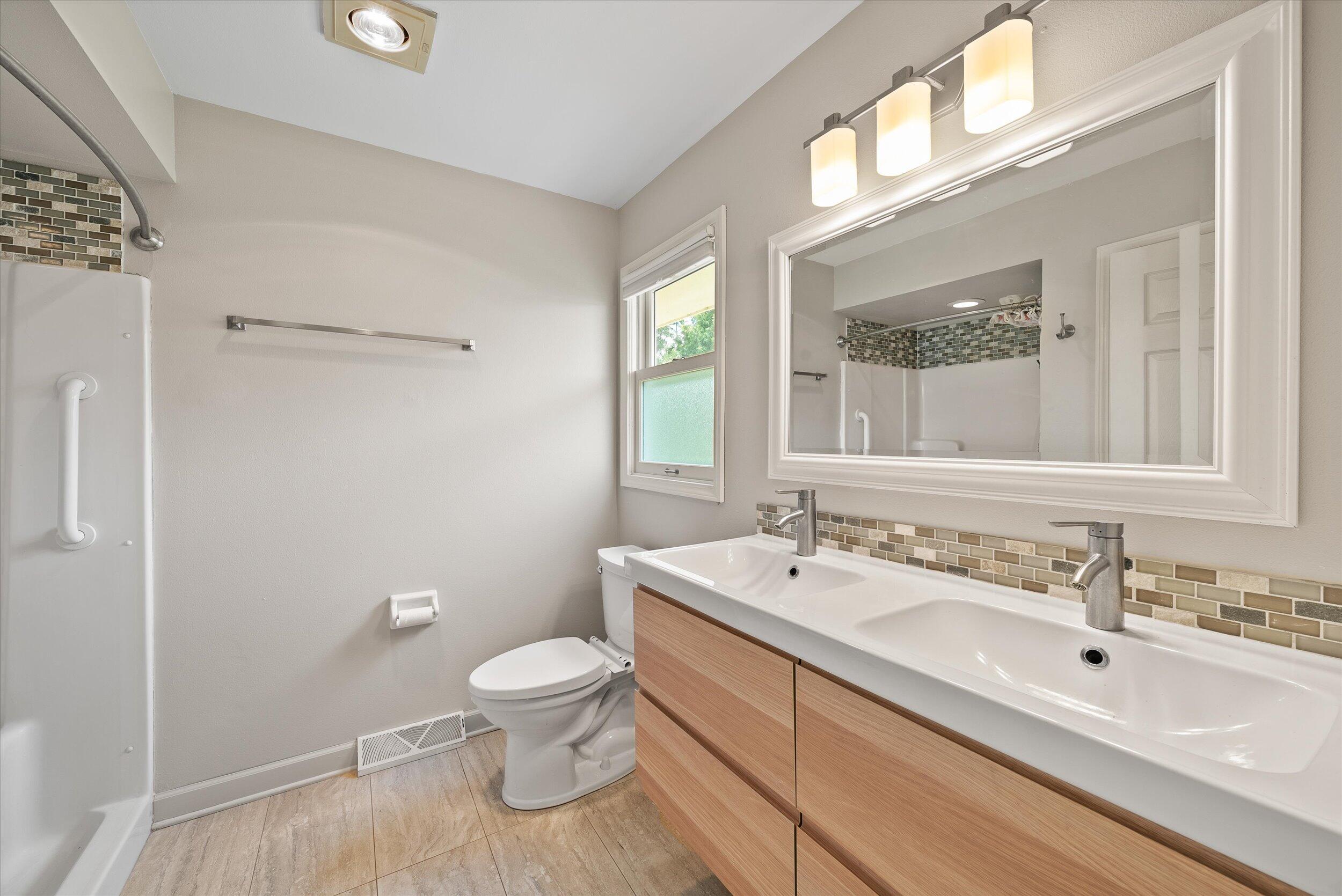 Wisconsin Lake Home for sale (MLS#: 1925300) at 105 E Lake Ln, in Richfield, Wisconsin. (26 of 54)