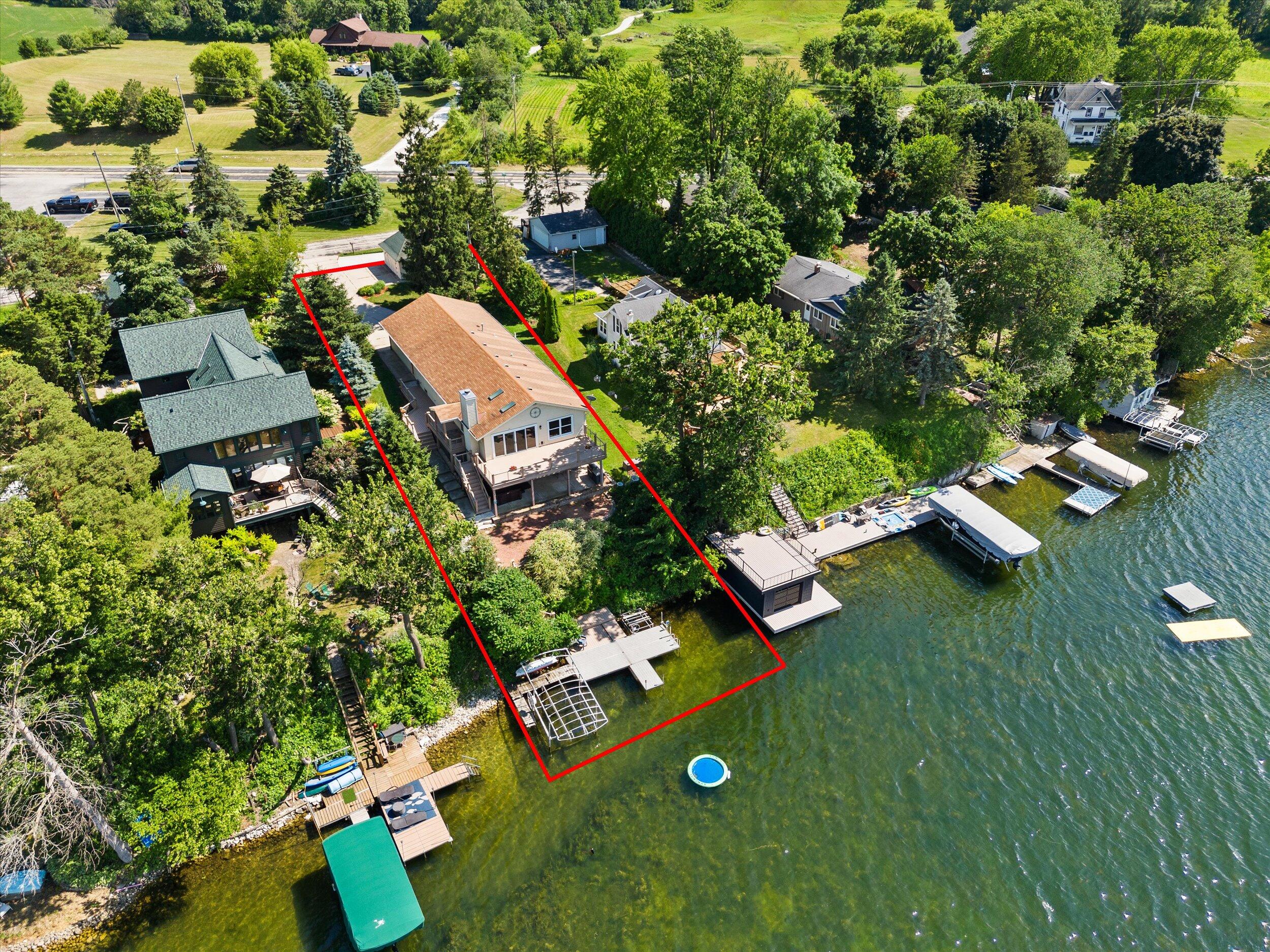 Wisconsin Lake Home for sale (MLS#: 1925300) at 105 E Lake Ln, in Richfield, Wisconsin. (5 of 54)