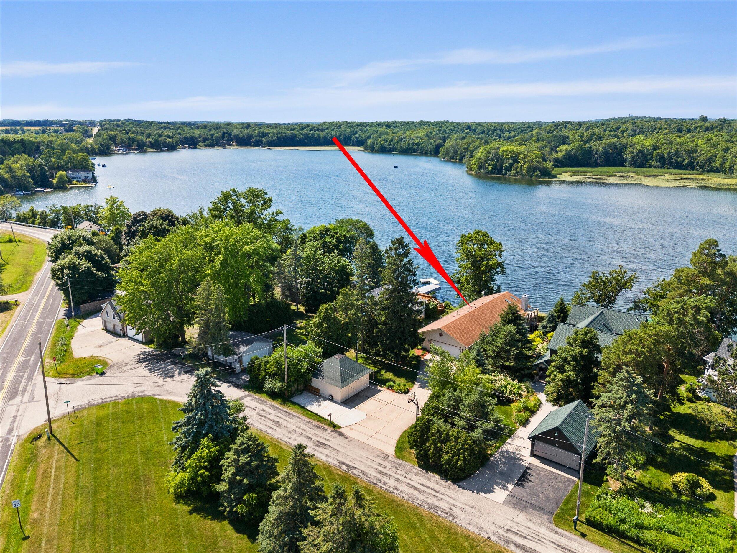 Wisconsin Lake Home for sale (MLS#: 1925300) at 105 E Lake Ln, in Richfield, Wisconsin. (7 of 54)