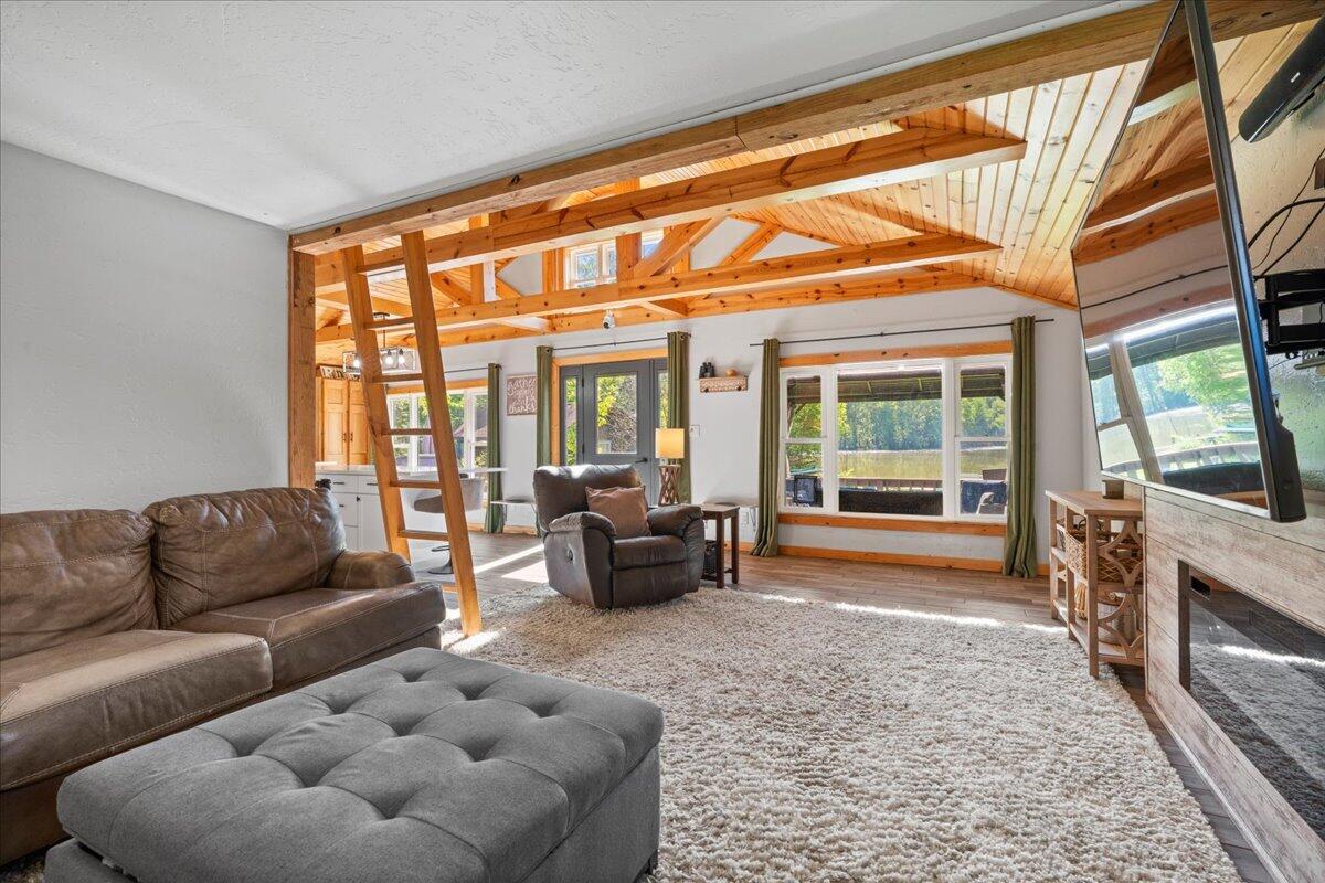 Wisconsin Lake Home for sale (MLS#: 1925373) at 11421  Sy Lake Ln, in Schleswig, Wisconsin. (17 of 50)