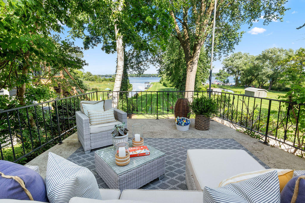 Wisconsin Lake Home for sale (MLS#: 1925475) at 2132 W Shore Dr, in Delafield, Wisconsin. (13 of 15)