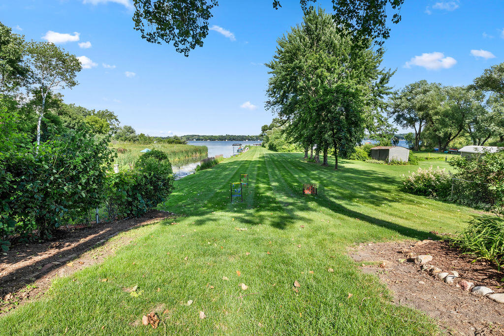 Wisconsin Lake Home for sale (MLS#: 1925475) at 2132 W Shore Dr, in Delafield, Wisconsin. (14 of 15)
