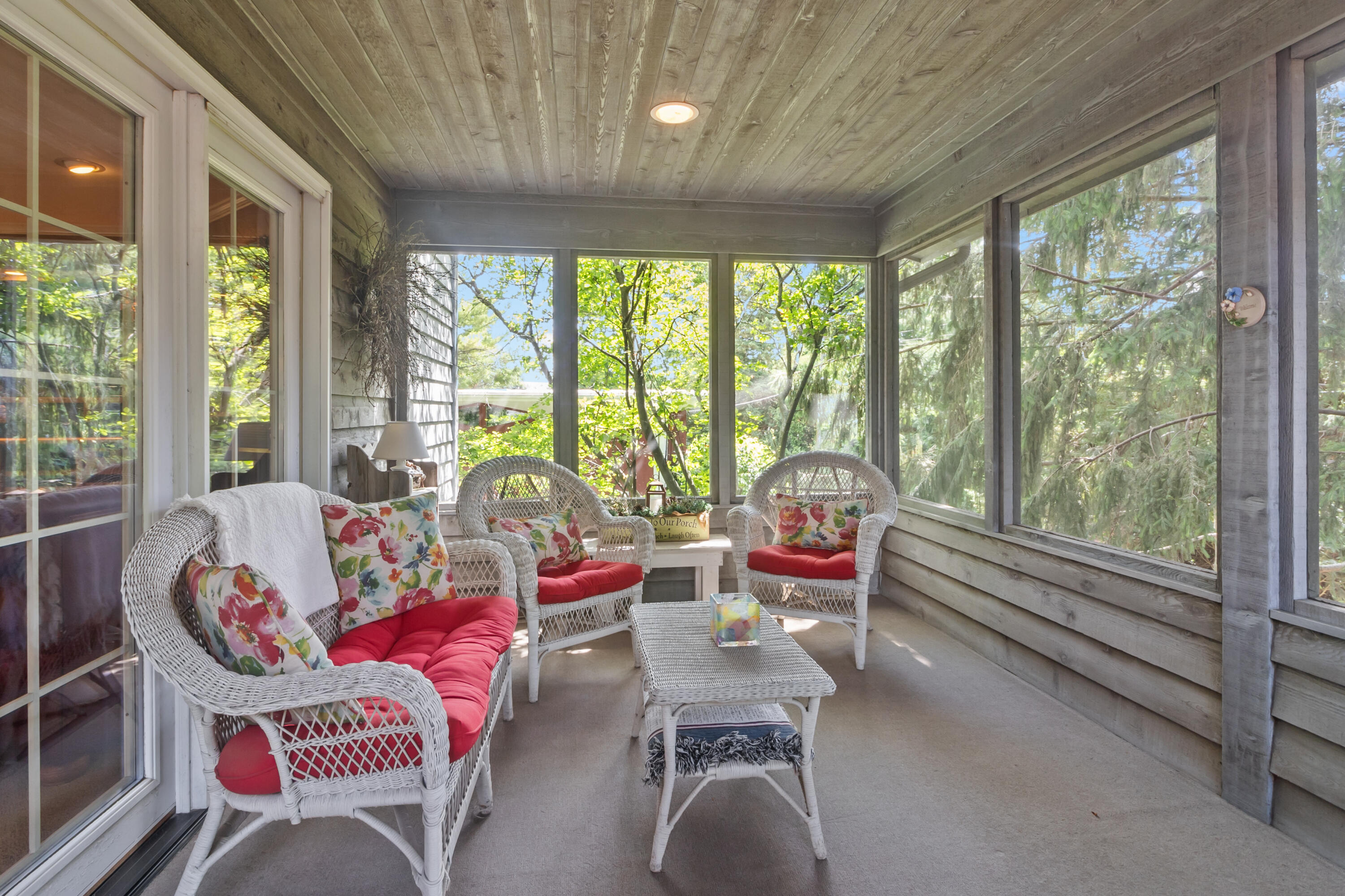 Wisconsin Lake Home for sale (MLS#: 1925492) at 1554  Orchard Ln, in Lake Geneva, Wisconsin. (19 of 35)