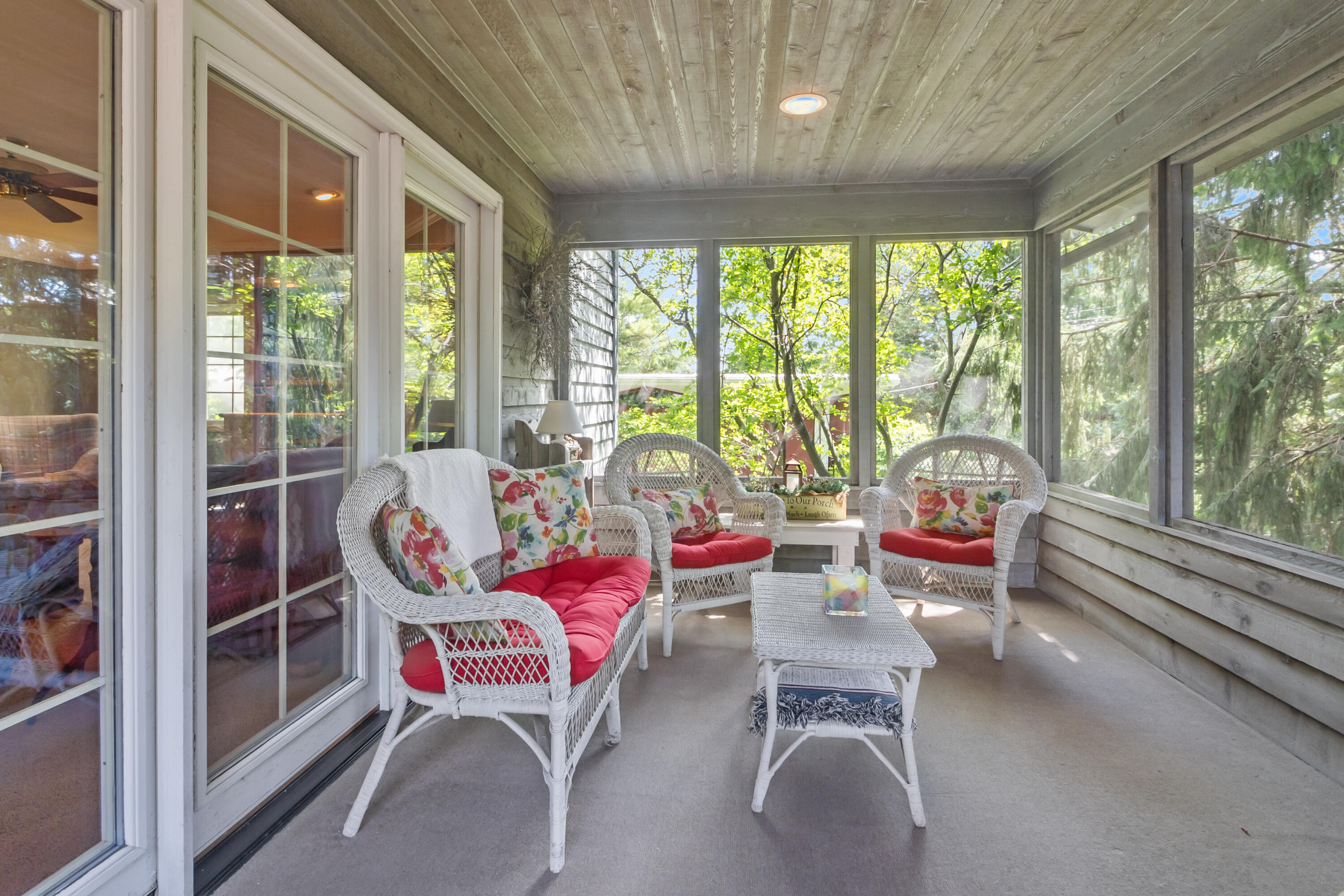 Wisconsin Lake Home for sale (MLS#: 1925492) at 1554  Orchard Ln, in Lake Geneva, Wisconsin. (20 of 35)