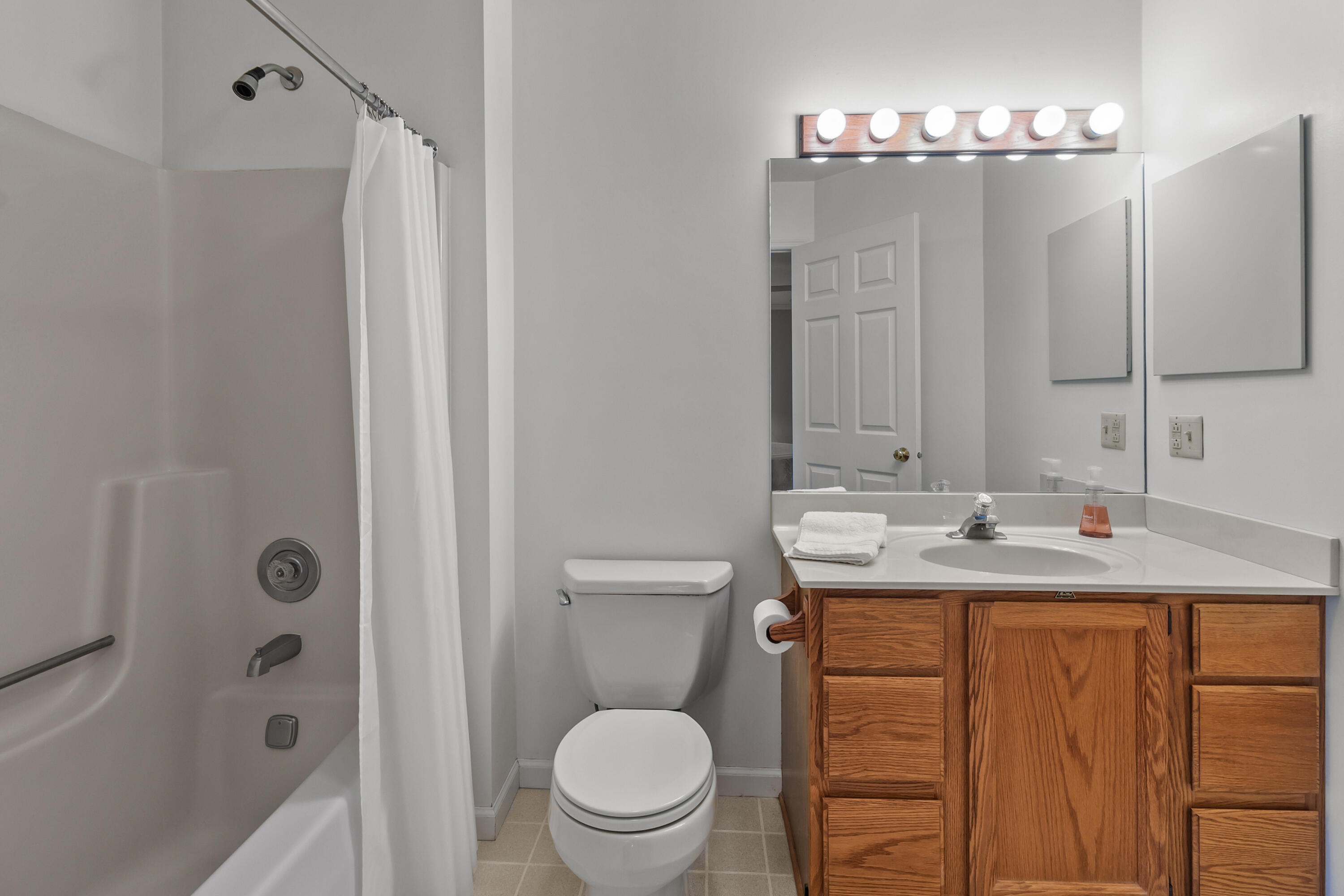 Wisconsin Lake Home for sale (MLS#: 1925492) at 1554  Orchard Ln, in Lake Geneva, Wisconsin. (30 of 35)