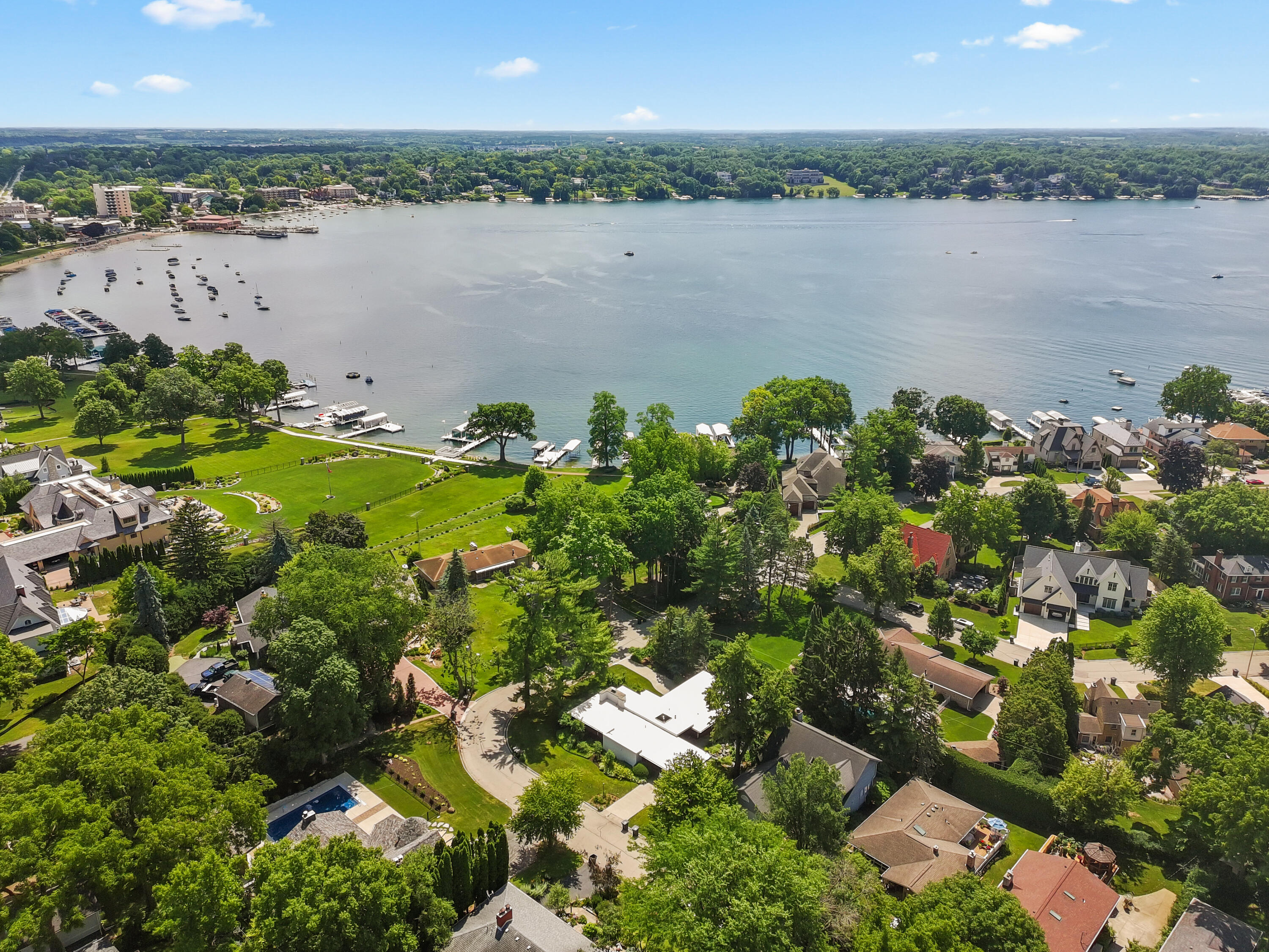 Wisconsin Lake Home for sale (MLS#: 1925492) at 1554  Orchard Ln, in Lake Geneva, Wisconsin. (4 of 35)