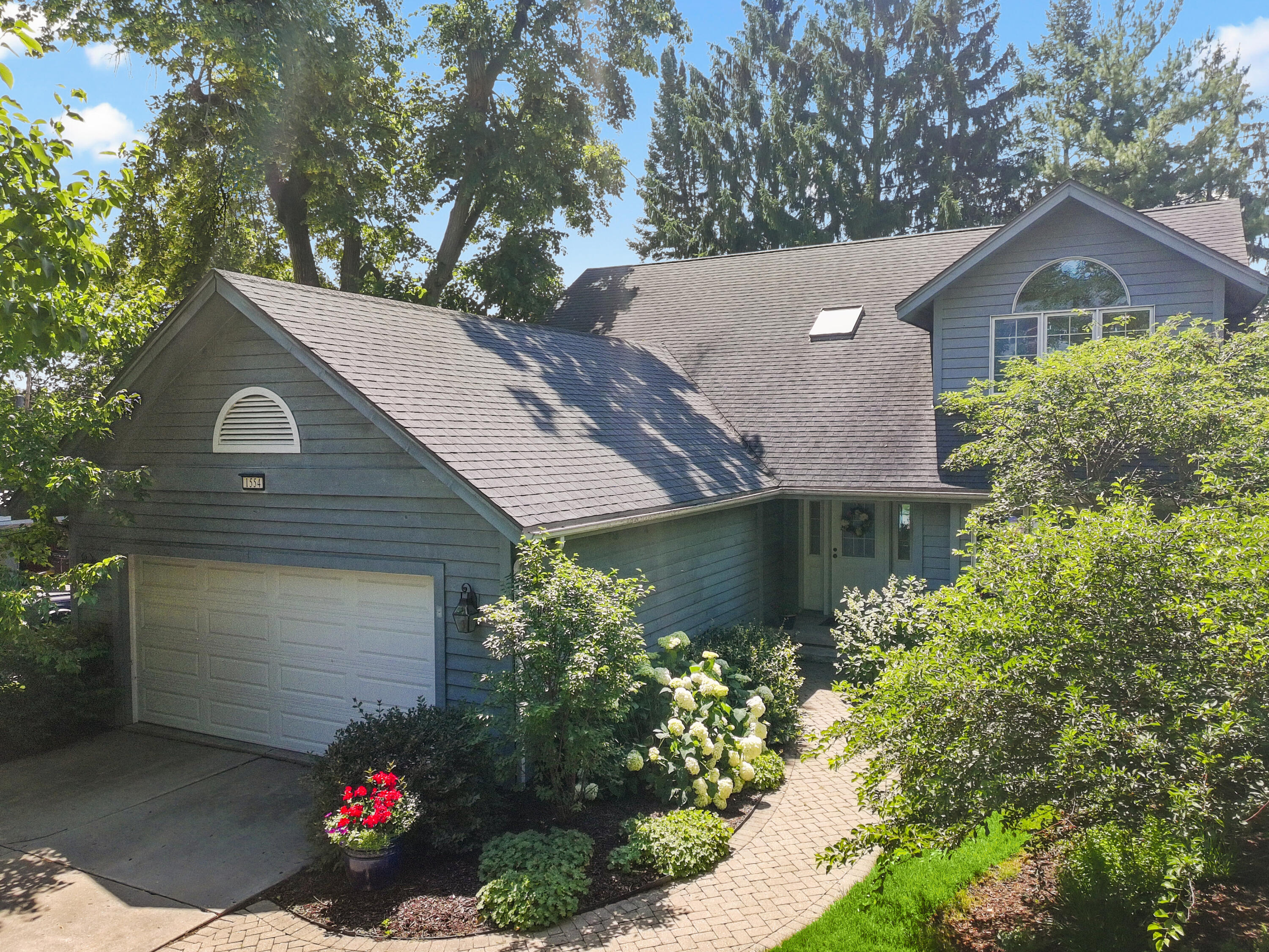 Wisconsin Lake Home for sale (MLS#: 1925492) at 1554  Orchard Ln, in Lake Geneva, Wisconsin. (5 of 35)
