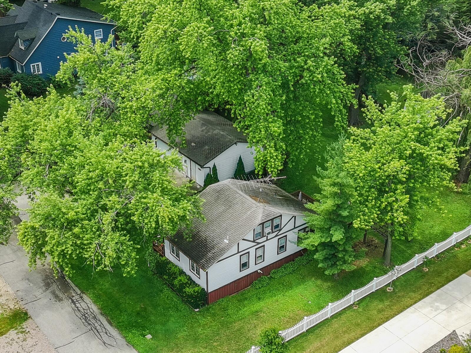 Wisconsin Lake Home for sale (MLS#: 1925785) at 4117  Chestnut Ave, in Delavan, Wisconsin. (35 of 37)