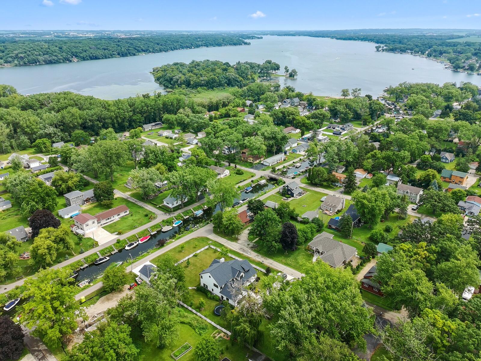 Wisconsin Lake Home for sale (MLS#: 1925785) at 4117  Chestnut Ave, in Delavan, Wisconsin. (5 of 37)