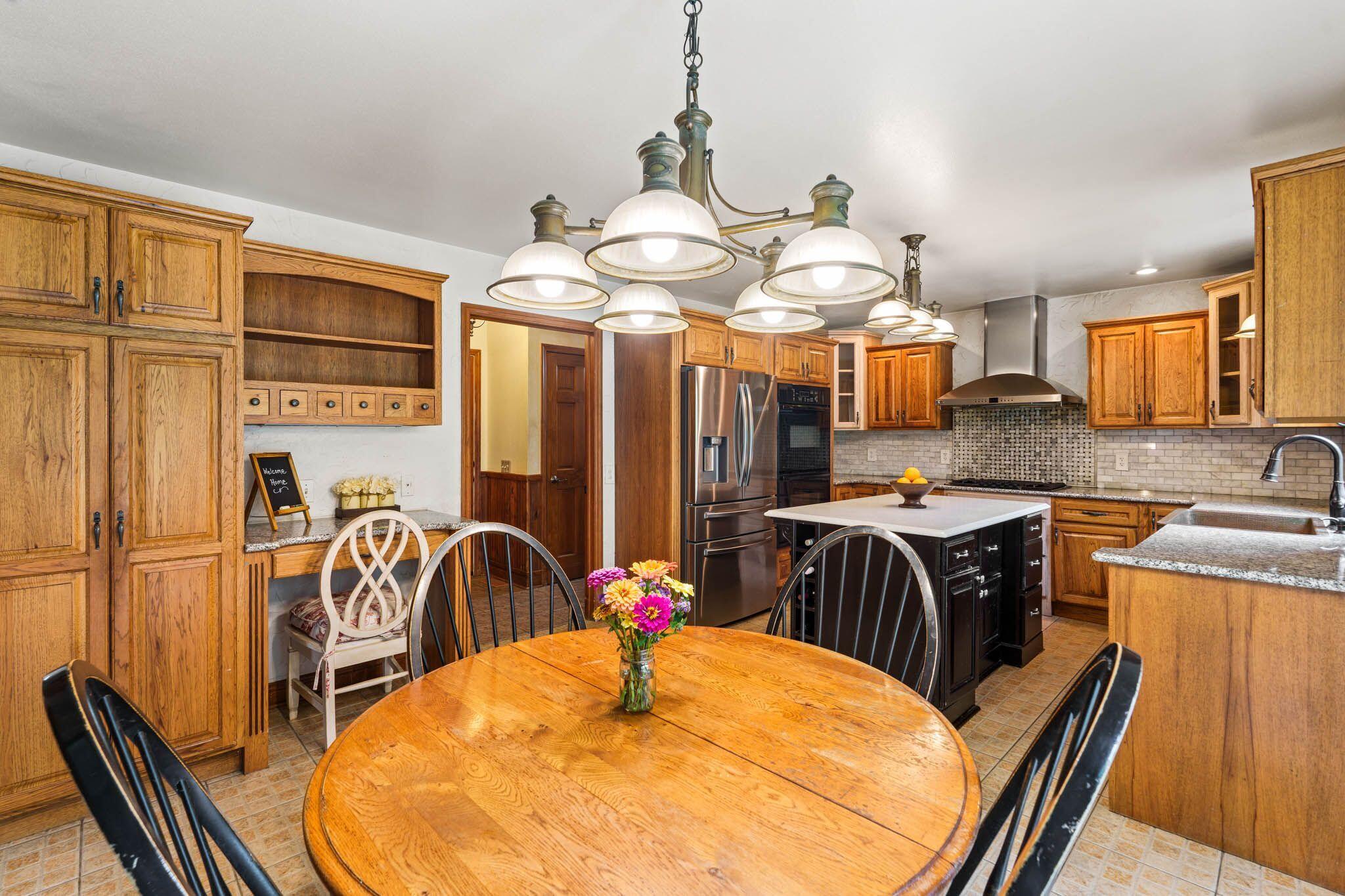 Wisconsin Lake Home for sale (MLS#: 1925786) at 412  Sand Hill Ln, in Dousman, Wisconsin. (19 of 57)