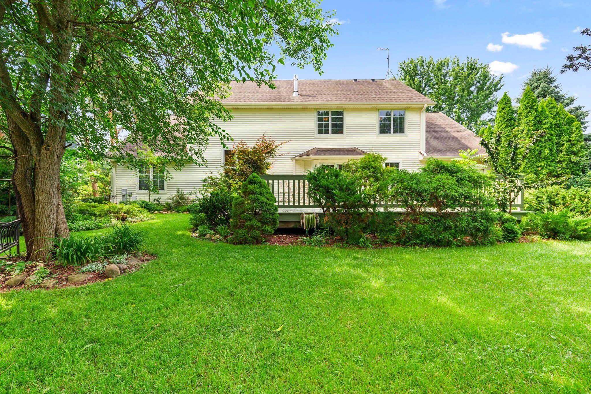 Wisconsin Lake Home for sale (MLS#: 1925786) at 412  Sand Hill Ln, in Dousman, Wisconsin. (46 of 57)
