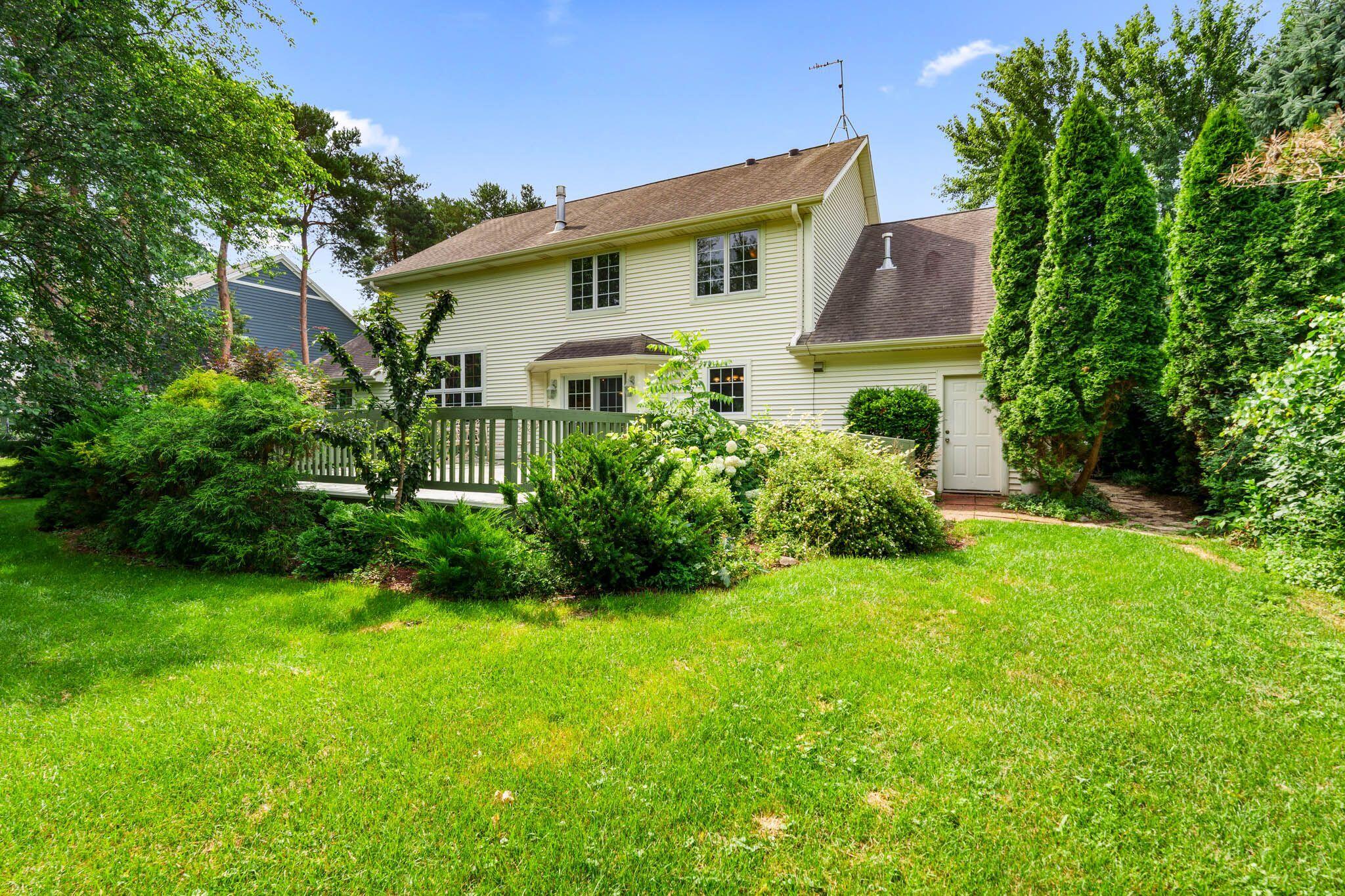 Wisconsin Lake Home for sale (MLS#: 1925786) at 412  Sand Hill Ln, in Dousman, Wisconsin. (48 of 57)