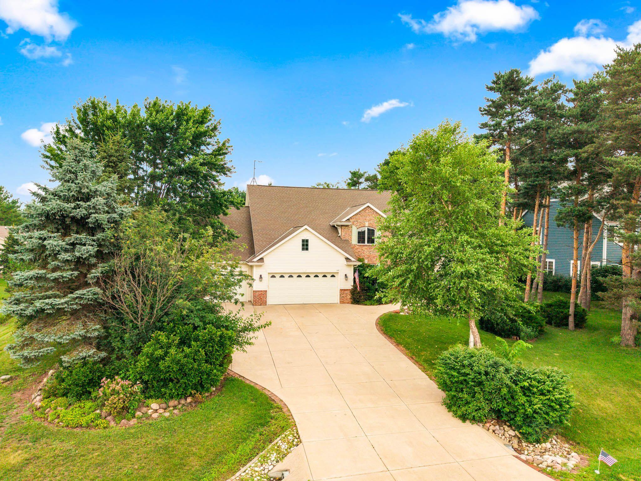 Wisconsin Lake Home for sale (MLS#: 1925786) at 412  Sand Hill Ln, in Dousman, Wisconsin. (51 of 57)