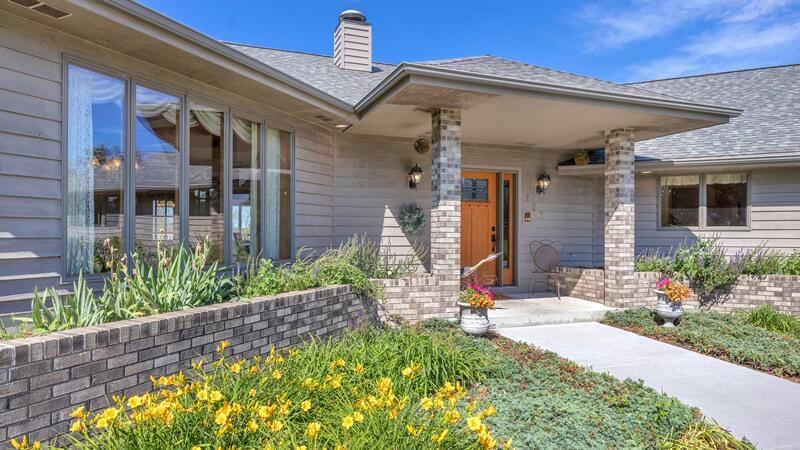 Wisconsin Lake Home for sale (MLS#: 1925942) at 752  Dartmouth Dr, in Sheboygan Falls, Wisconsin. (3 of 53)