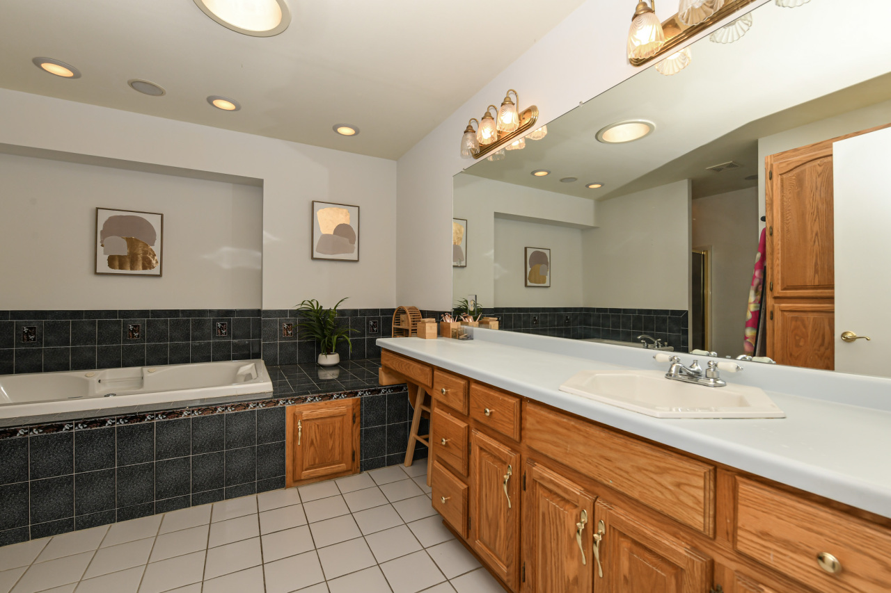 Wisconsin Lake Home for sale (MLS#: 1926003) at W156S7962  Audrey Ct, in Muskego, Wisconsin. (25 of 42)