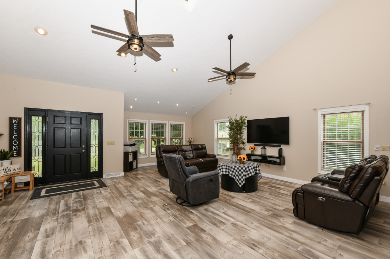 Wisconsin Lake Home for sale (MLS#: 1926003) at W156S7962  Audrey Ct, in Muskego, Wisconsin. (4 of 42)