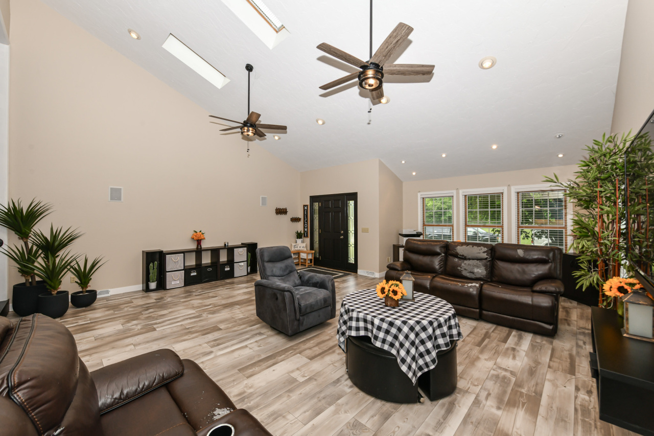 Wisconsin Lake Home for sale (MLS#: 1926003) at W156S7962  Audrey Ct, in Muskego, Wisconsin. (5 of 42)