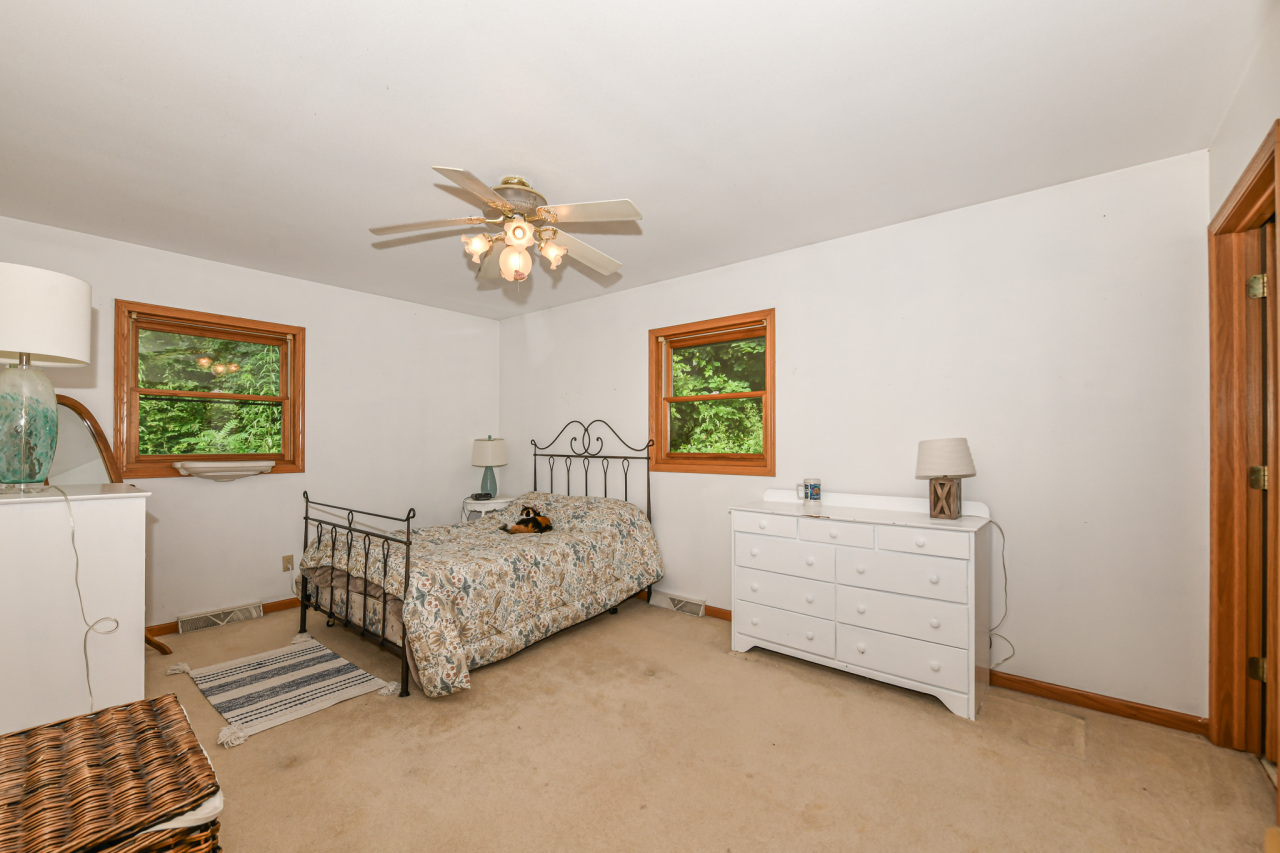 Wisconsin Lake Home for sale (MLS#: 1926095) at 142  Riverside Dr, in Waterford, Wisconsin. (17 of 39)