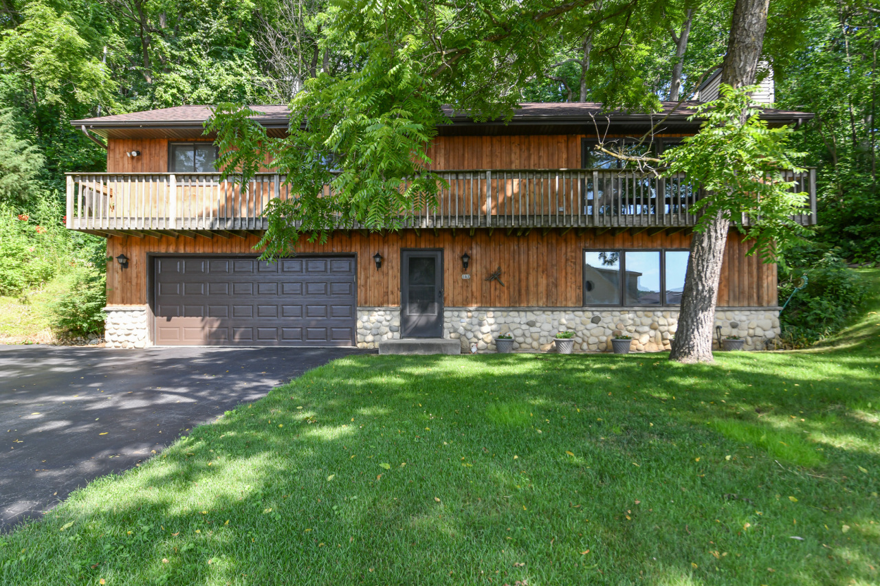 Wisconsin Lake Home for sale (MLS#: 1926095) at 142  Riverside Dr, in Waterford, Wisconsin. (24 of 39)