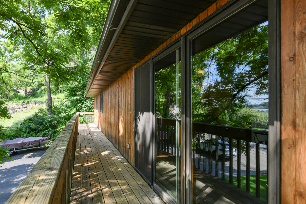 Wisconsin Lake Home for sale (MLS#: 1926095) at 142  Riverside Dr, in Waterford, Wisconsin. (28 of 39)