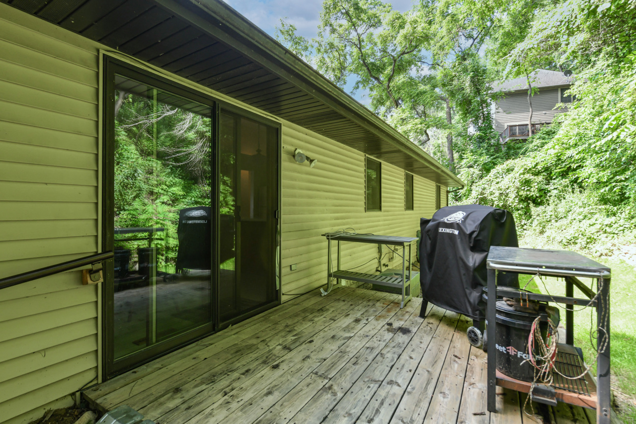 Wisconsin Lake Home for sale (MLS#: 1926095) at 142  Riverside Dr, in Waterford, Wisconsin. (38 of 39)