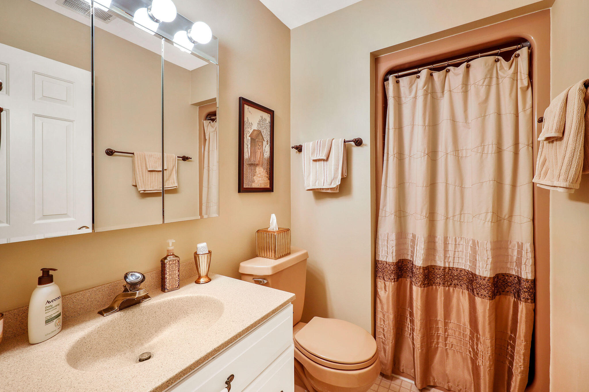 Wisconsin Lake Home for sale (MLS#: 1926154) at N7786  Legend Lake Cir, in Germantown, Wisconsin. (40 of 61)