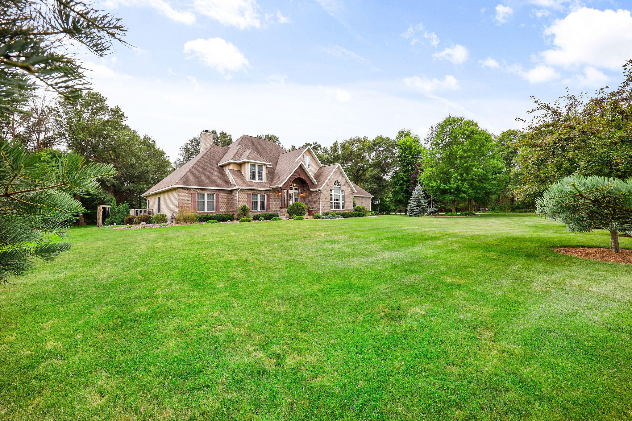 Wisconsin Lake Home for sale (MLS#: 1926154) at N7786  Legend Lake Cir, in Germantown, Wisconsin. (61 of 61)
