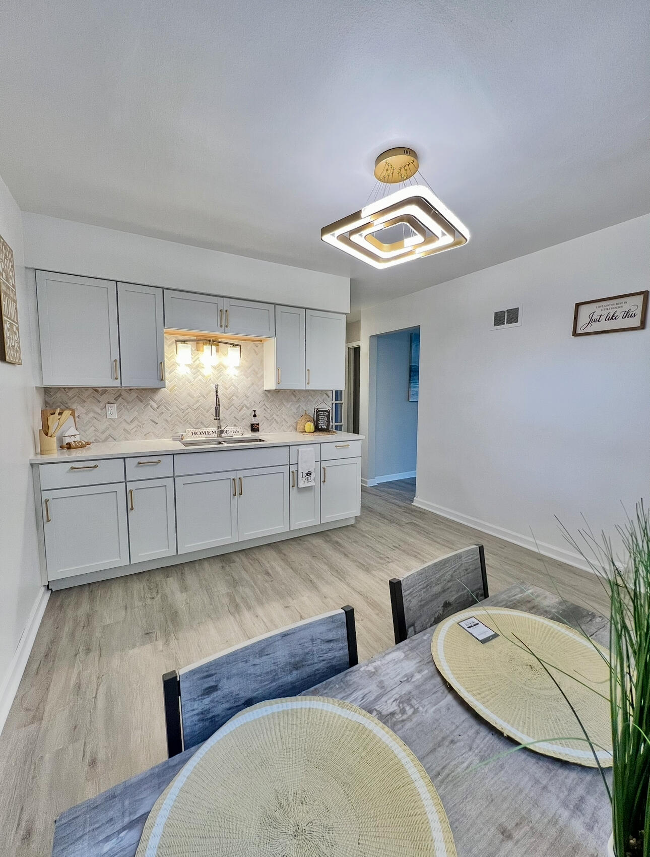 Wisconsin Lake Home for sale (MLS#: 1926304) at 8621 W Lisbon Ave, in Milwaukee, Wisconsin. (2 of 23)