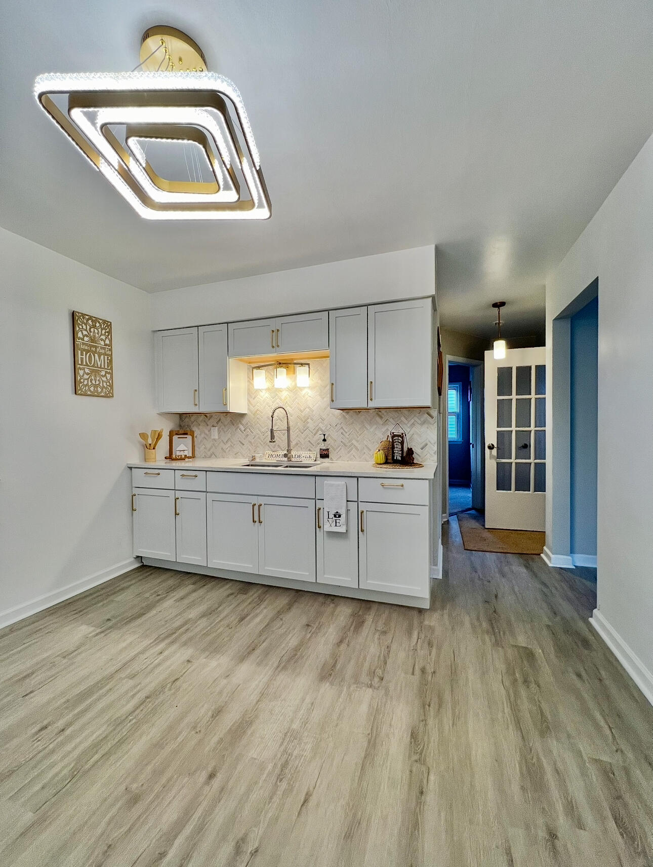 Wisconsin Lake Home for sale (MLS#: 1926304) at 8621 W Lisbon Ave, in Milwaukee, Wisconsin. (3 of 23)