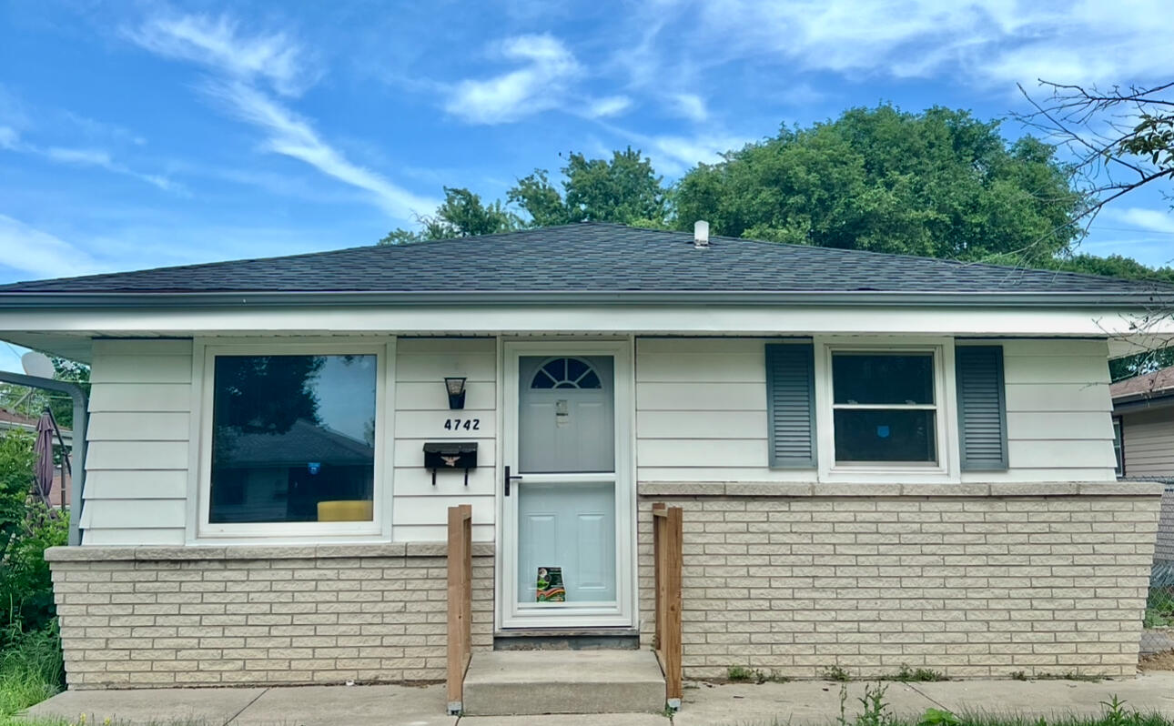 Wisconsin Lake Home for sale (MLS#: 1926336) at 4742 N 91st St, in Milwaukee, Wisconsin. (20 of 20)
