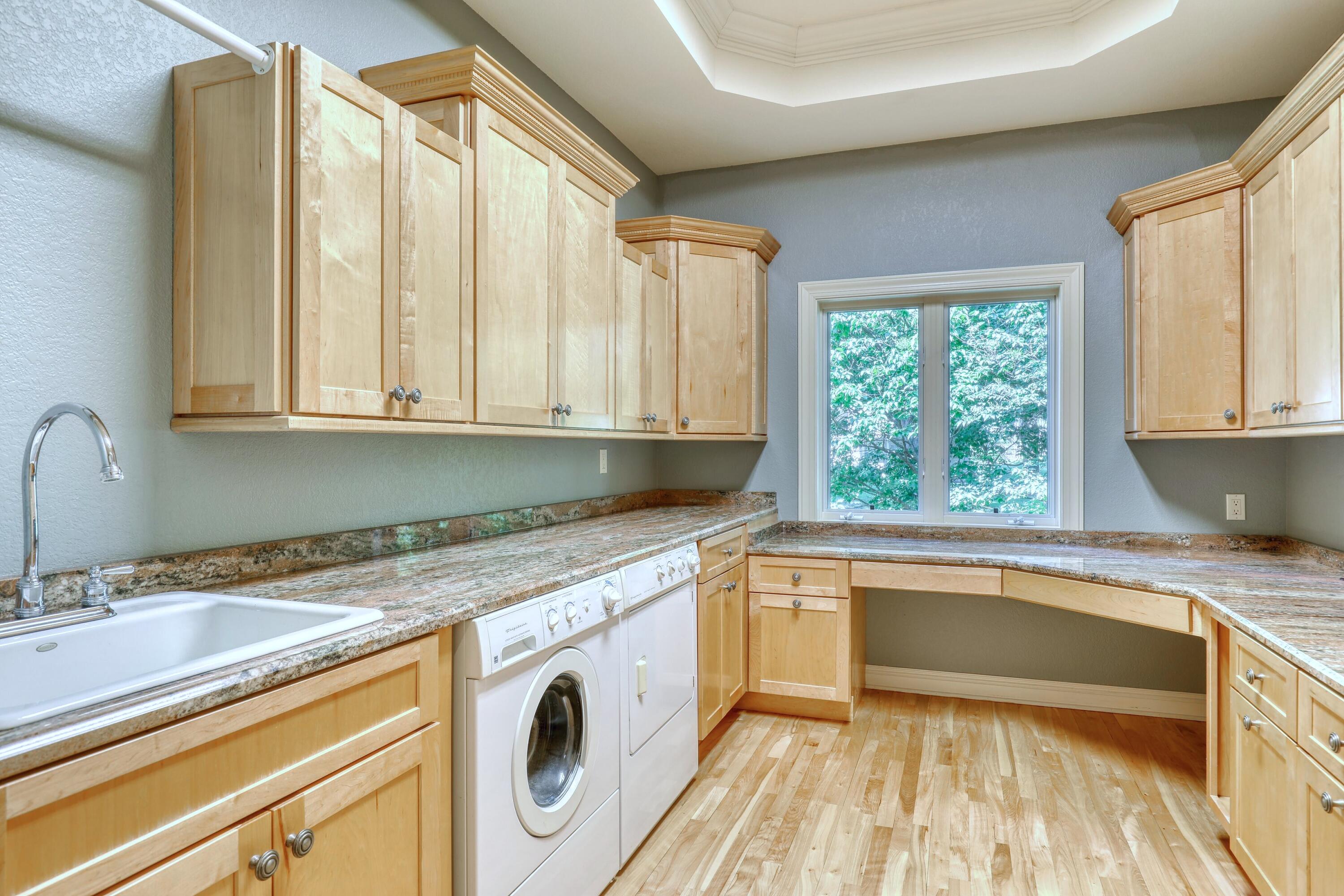 Wisconsin Lake Home for sale (MLS#: 1926337) at W278N2920  Oak St, in Pewaukee, Wisconsin. (19 of 48)