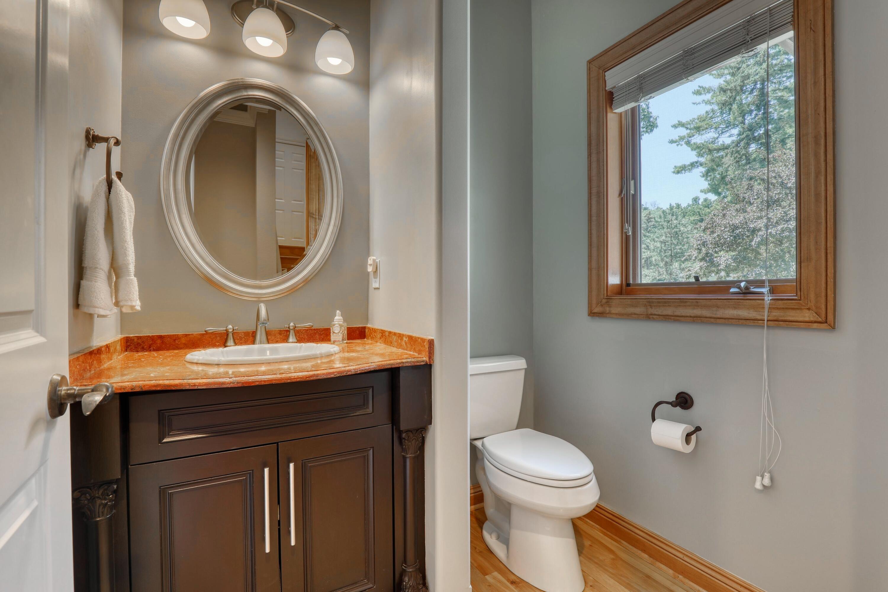 Wisconsin Lake Home for sale (MLS#: 1926337) at W278N2920  Oak St, in Pewaukee, Wisconsin. (20 of 48)