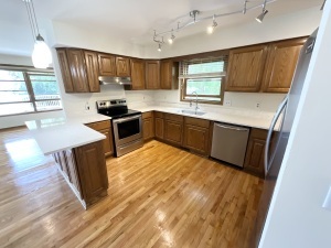 Wisconsin Lake Home for sale (MLS#: 1926547) at 3344  Lake Dr, in Hartford, Wisconsin. (12 of 36)