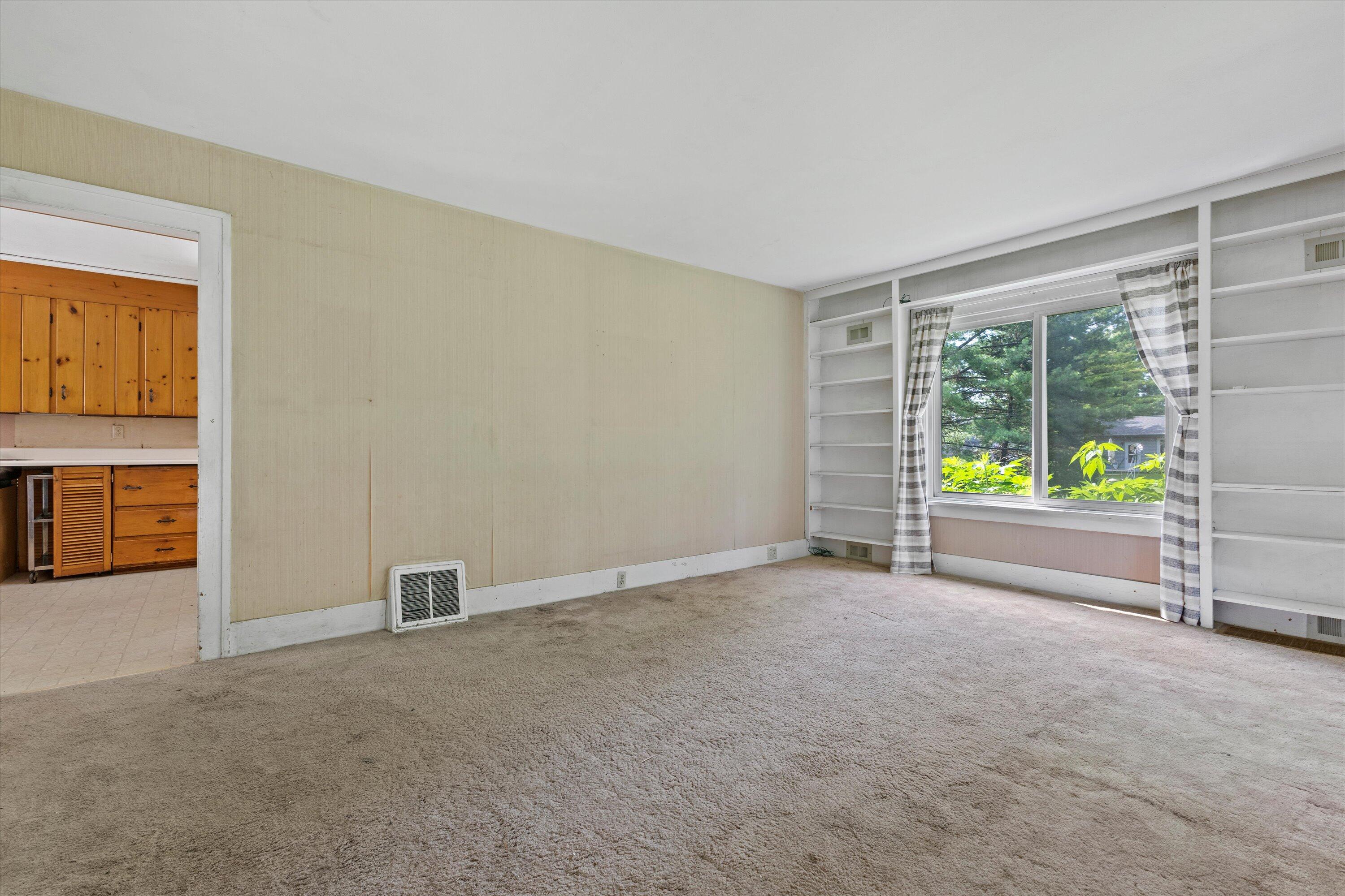 Wisconsin Lake Home for sale (MLS#: 1926600) at 1310 S Whitewater Ave, in Jefferson, Wisconsin. (14 of 55)