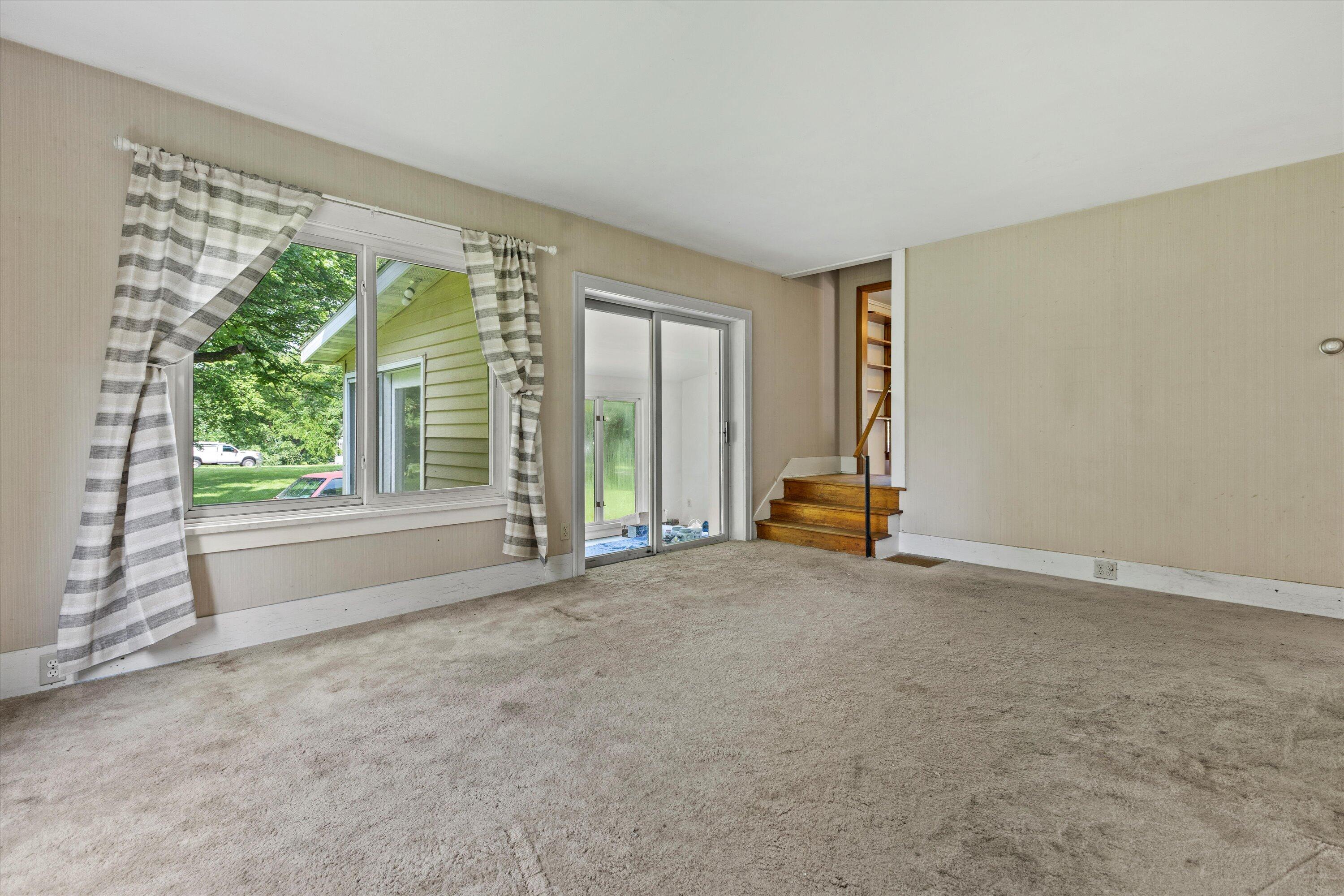 Wisconsin Lake Home for sale (MLS#: 1926600) at 1310 S Whitewater Ave, in Jefferson, Wisconsin. (16 of 55)