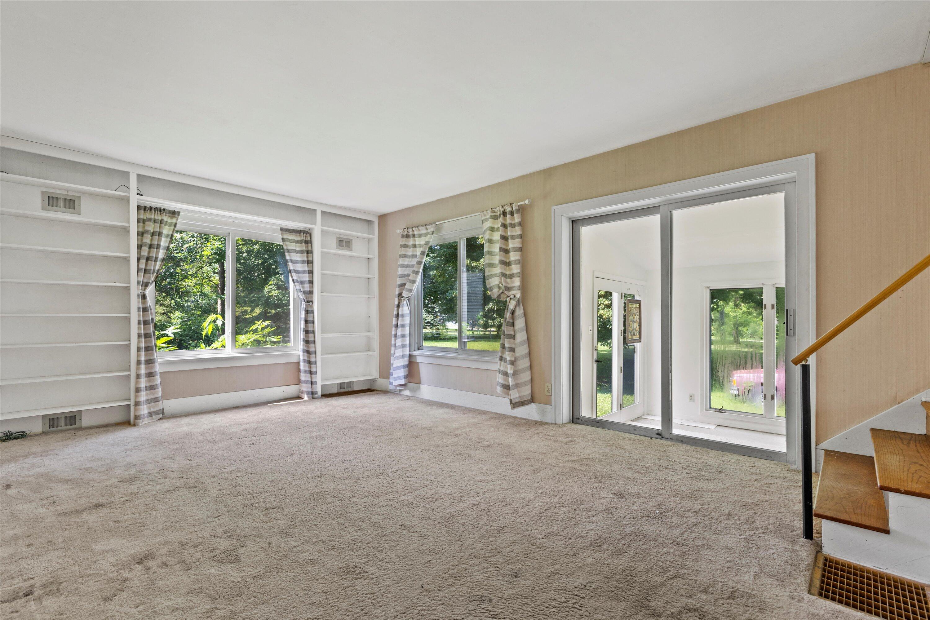 Wisconsin Lake Home for sale (MLS#: 1926600) at 1310 S Whitewater Ave, in Jefferson, Wisconsin. (17 of 55)