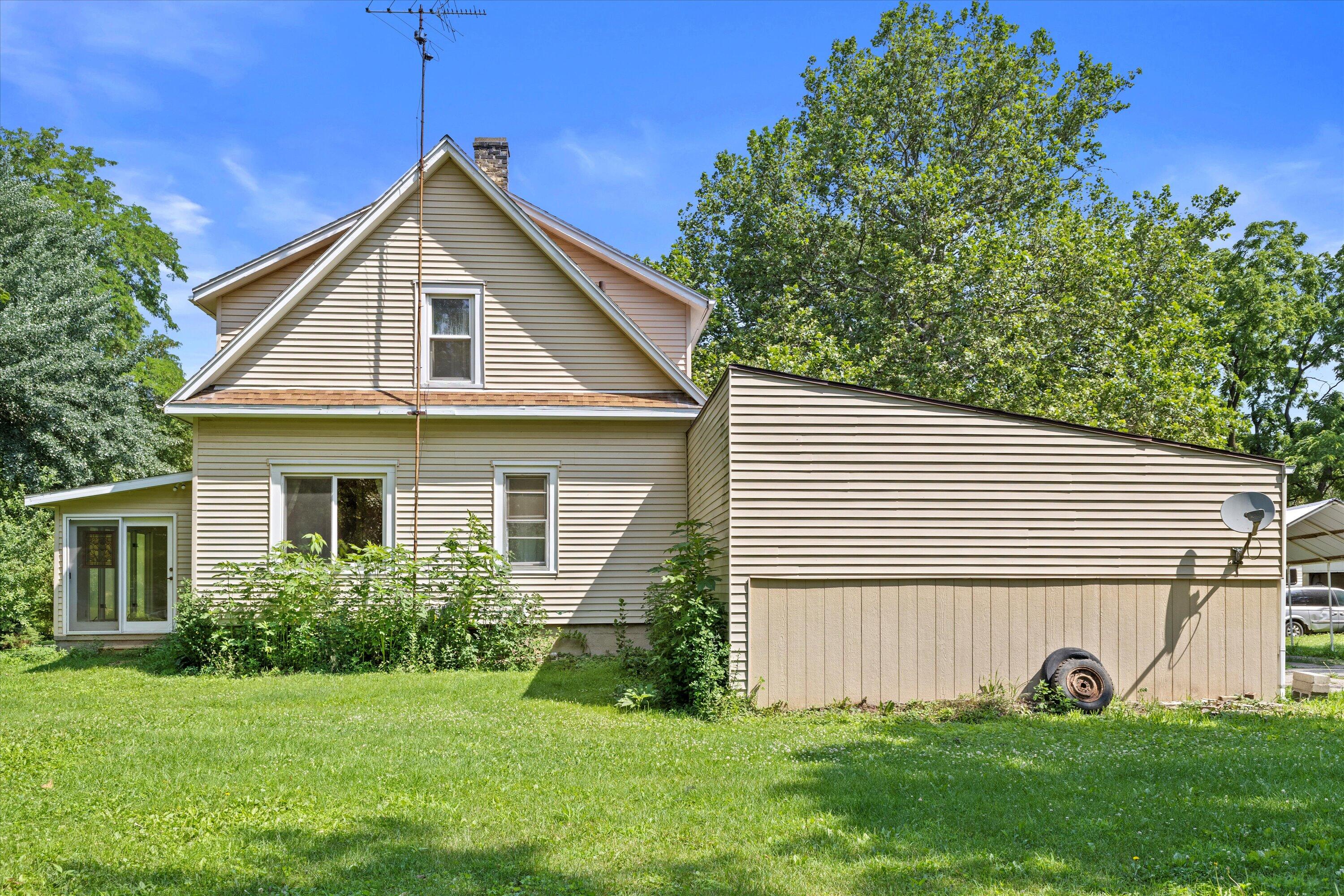 Wisconsin Lake Home for sale (MLS#: 1926600) at 1310 S Whitewater Ave, in Jefferson, Wisconsin. (36 of 55)