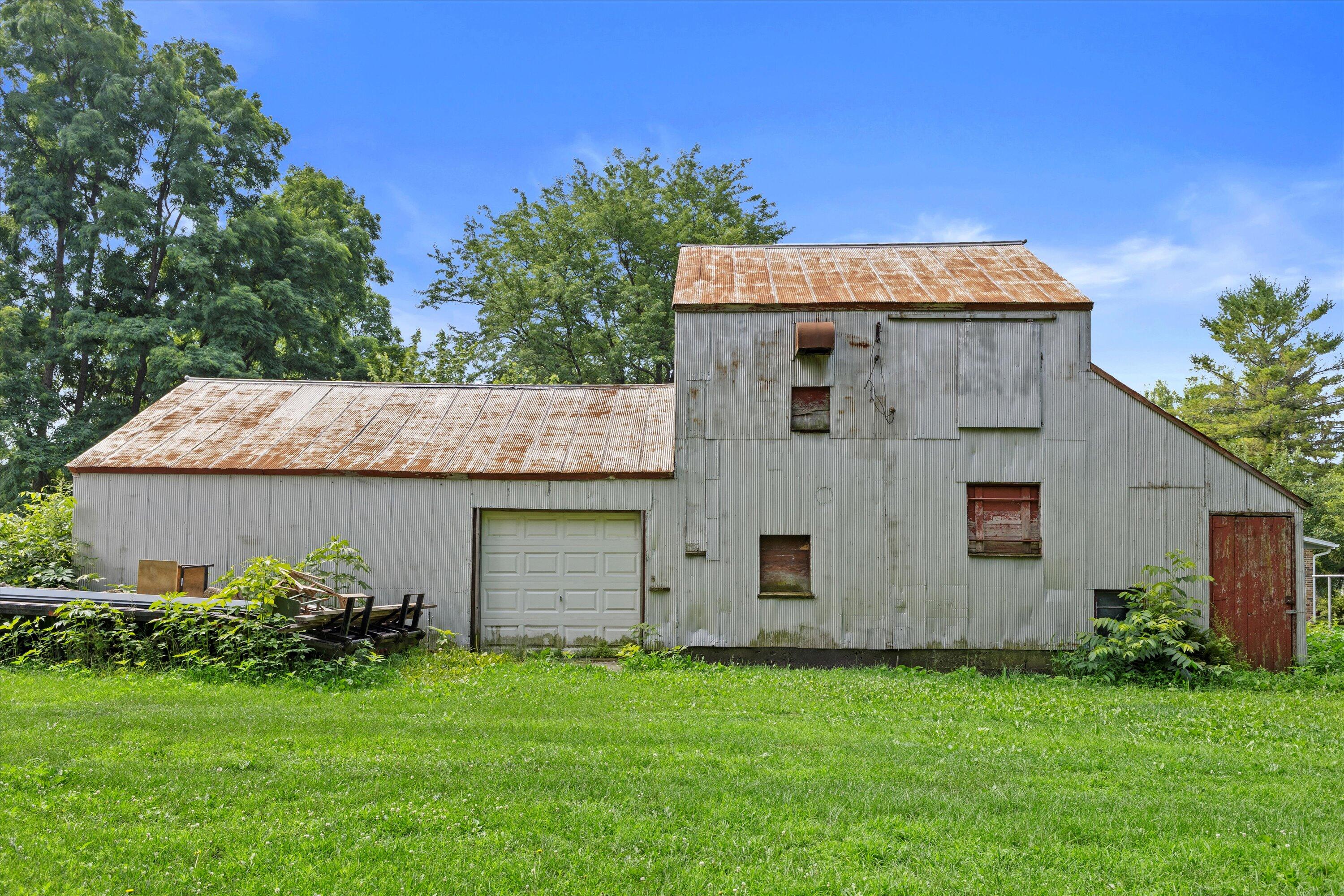 Wisconsin Lake Home for sale (MLS#: 1926600) at 1310 S Whitewater Ave, in Jefferson, Wisconsin. (37 of 55)