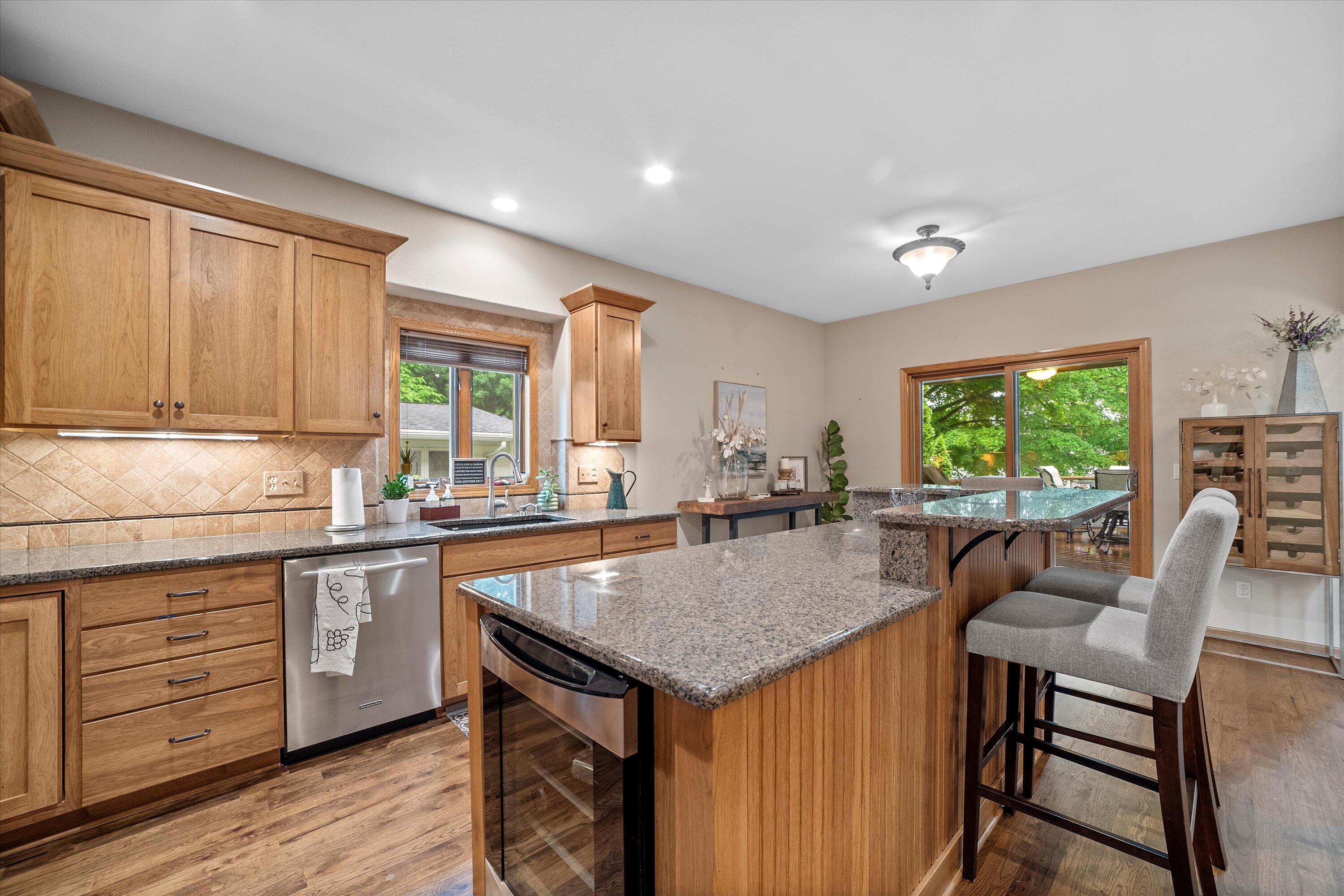 Wisconsin Lake Home for sale (MLS#: 1926653) at W354N5000  Road T -, in Oconomowoc, Wisconsin. (15 of 81)