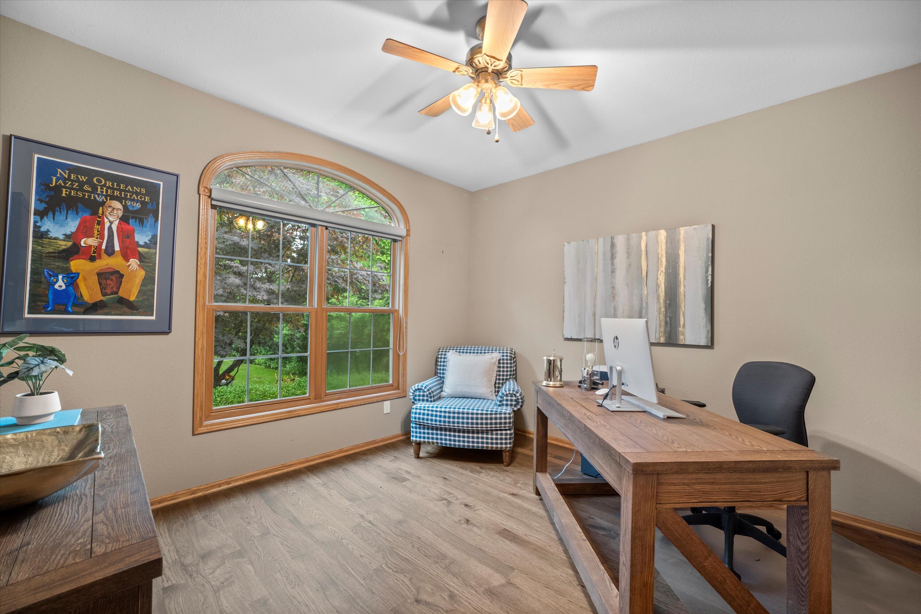Wisconsin Lake Home for sale (MLS#: 1926653) at W354N5000  Road T -, in Oconomowoc, Wisconsin. (21 of 81)