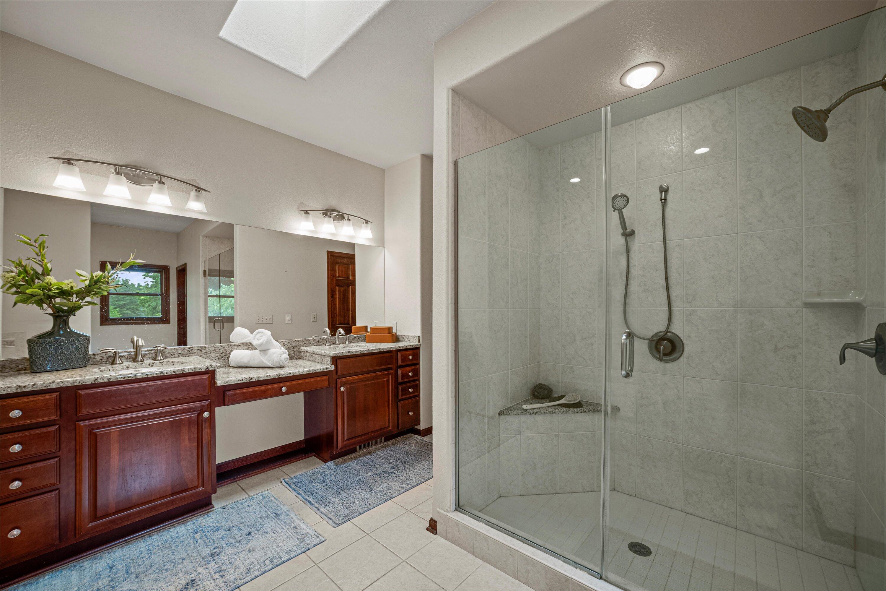 Wisconsin Lake Home for sale (MLS#: 1926653) at W354N5000  Road T -, in Oconomowoc, Wisconsin. (39 of 81)