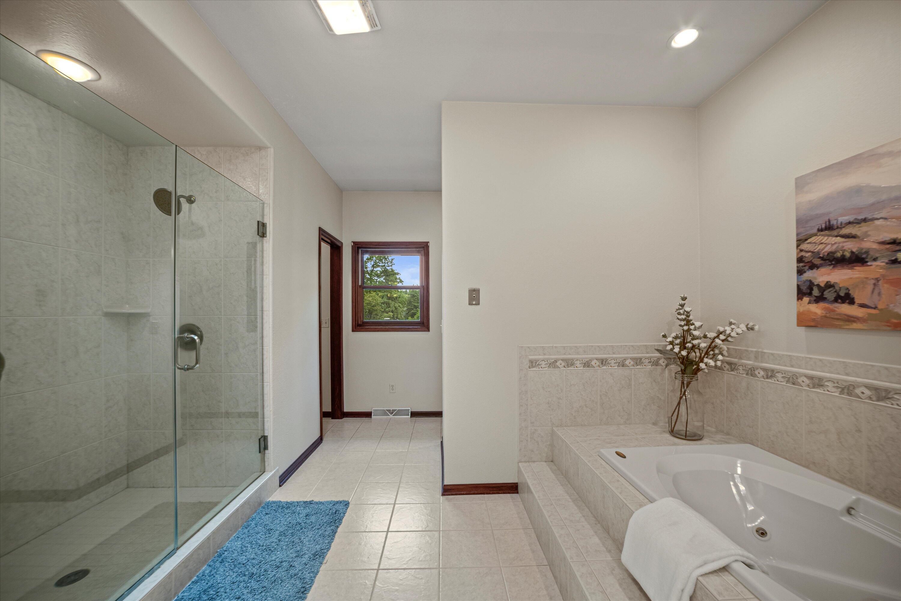 Wisconsin Lake Home for sale (MLS#: 1926653) at W354N5000  Road T -, in Oconomowoc, Wisconsin. (41 of 81)