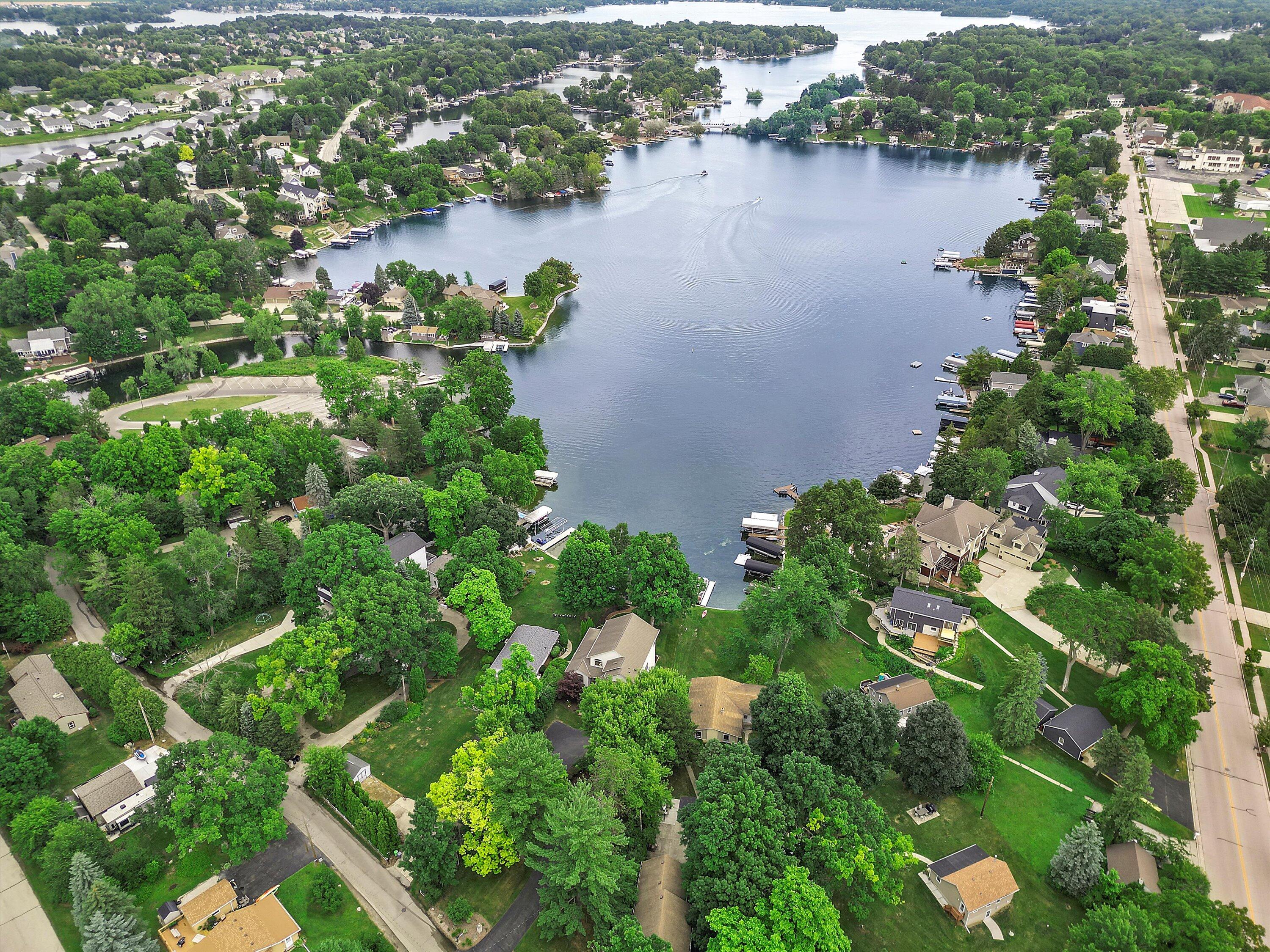 Wisconsin Lake Home for sale (MLS#: 1926653) at W354N5000  Road T -, in Oconomowoc, Wisconsin. (63 of 81)
