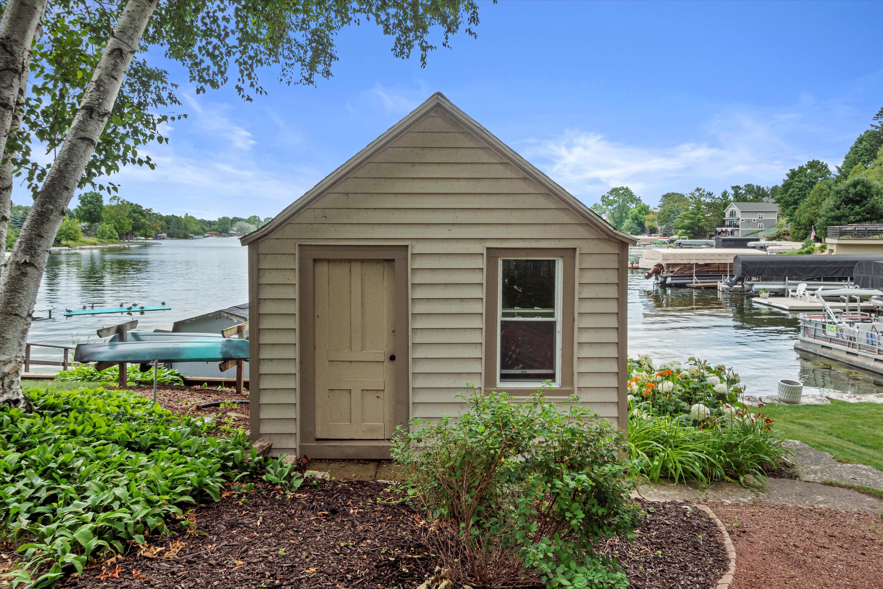 Wisconsin Lake Home for sale (MLS#: 1926653) at W354N5000  Road T -, in Oconomowoc, Wisconsin. (66 of 81)