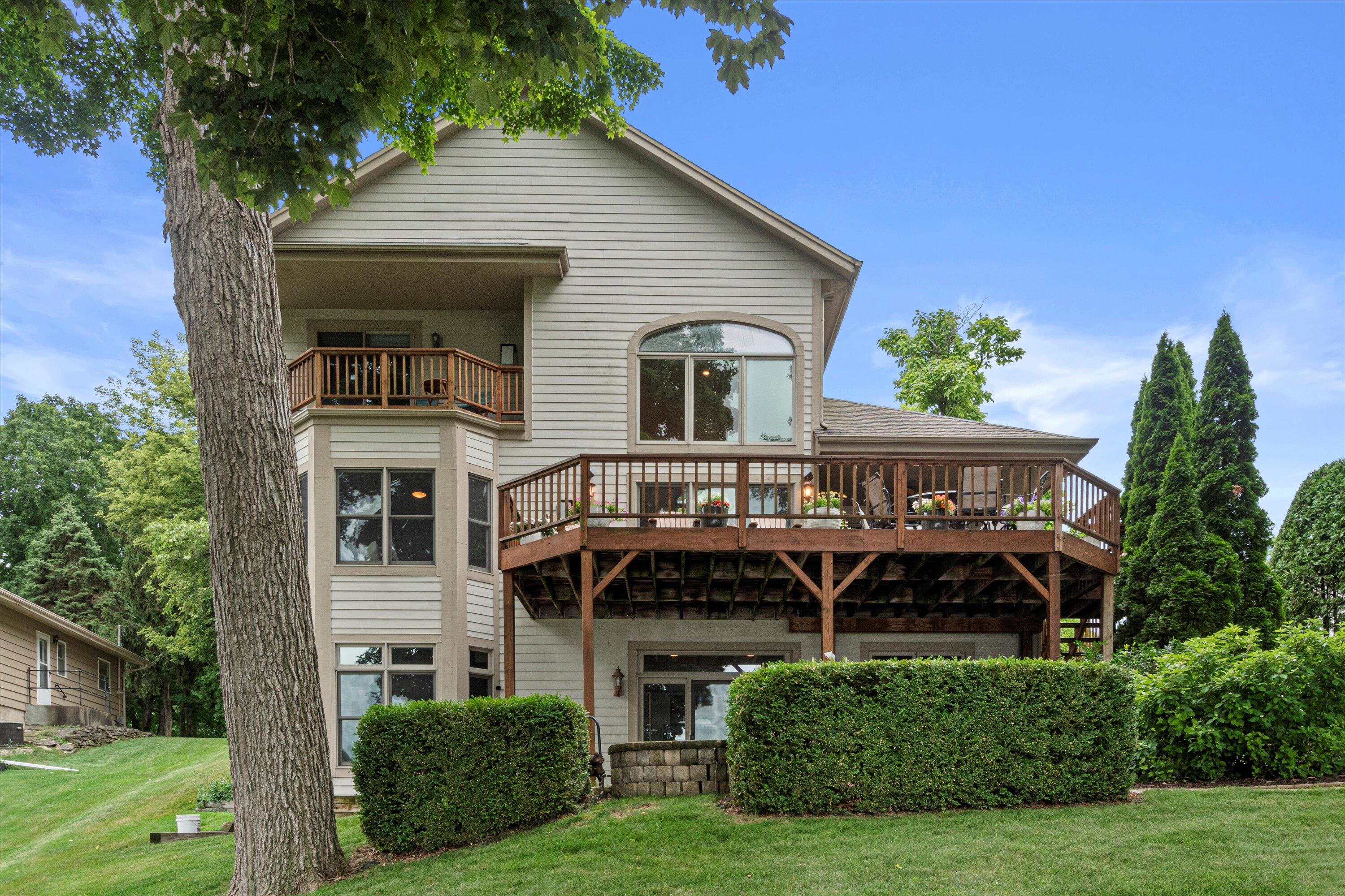 Wisconsin Lake Home for sale (MLS#: 1926653) at W354N5000  Road T -, in Oconomowoc, Wisconsin. (77 of 81)