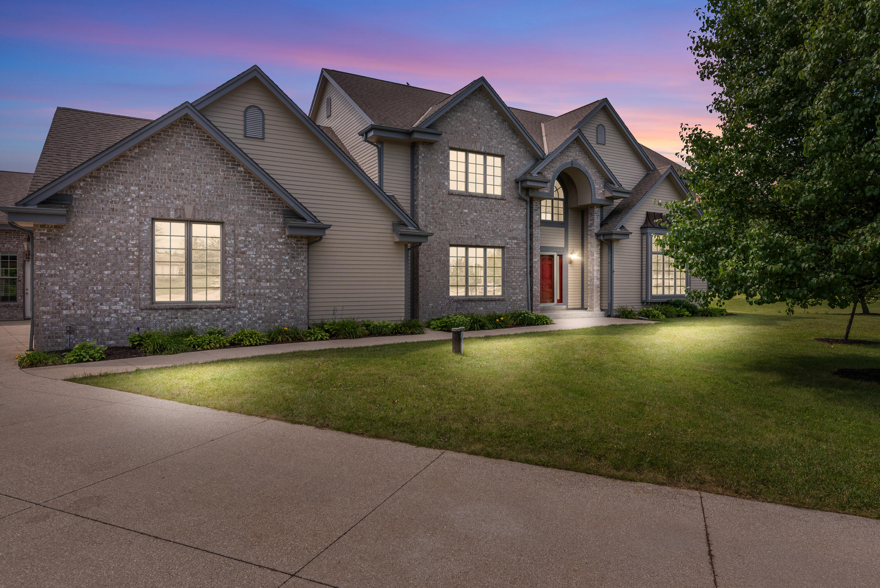 Wisconsin Lake Home for sale (MLS#: 1926665) at 3976  Woodridge Ct, in Richfield, Wisconsin. (3 of 70)