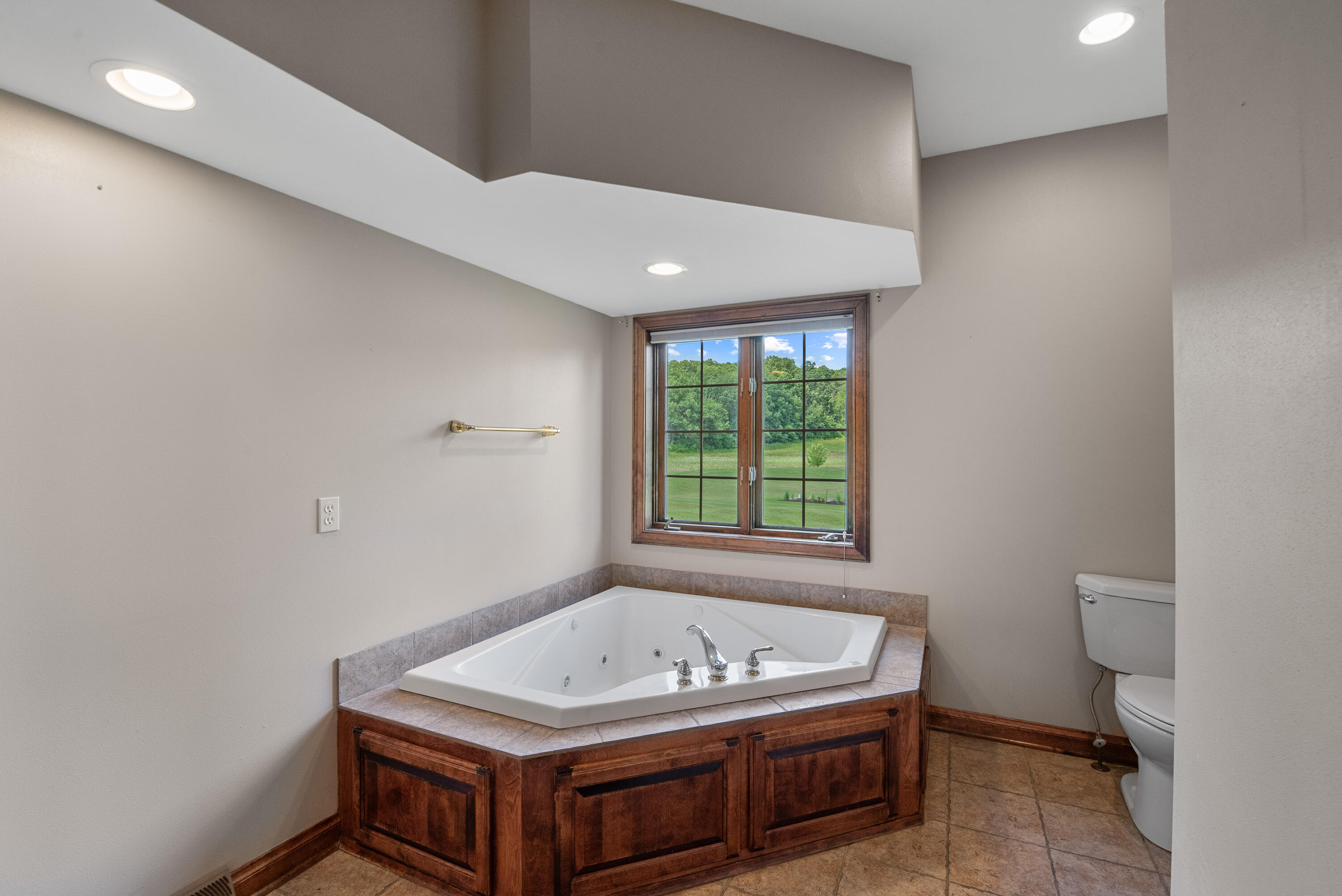 Wisconsin Lake Home for sale (MLS#: 1926665) at 3976  Woodridge Ct, in Richfield, Wisconsin. (26 of 70)