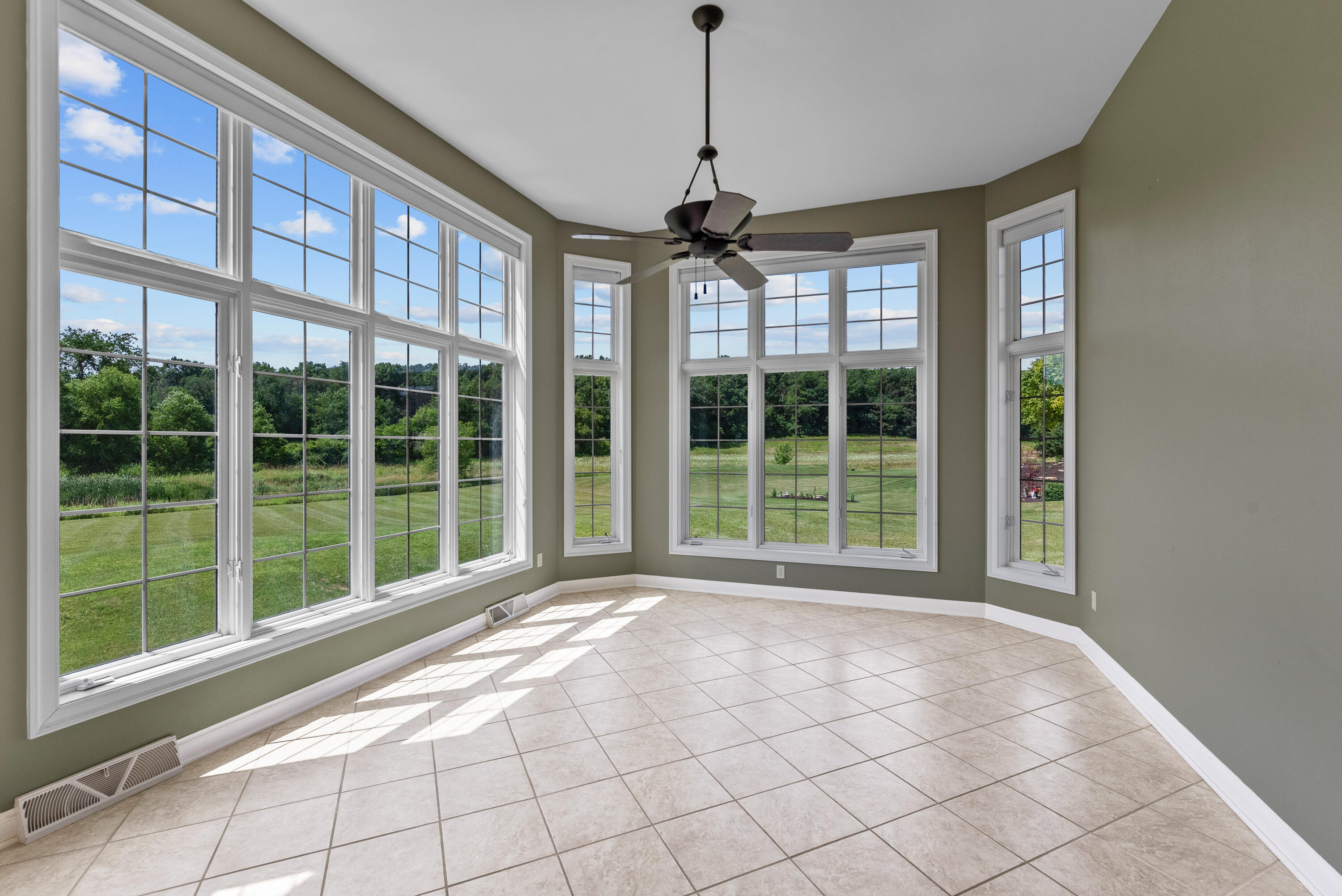 Wisconsin Lake Home for sale (MLS#: 1926665) at 3976  Woodridge Ct, in Richfield, Wisconsin. (34 of 70)